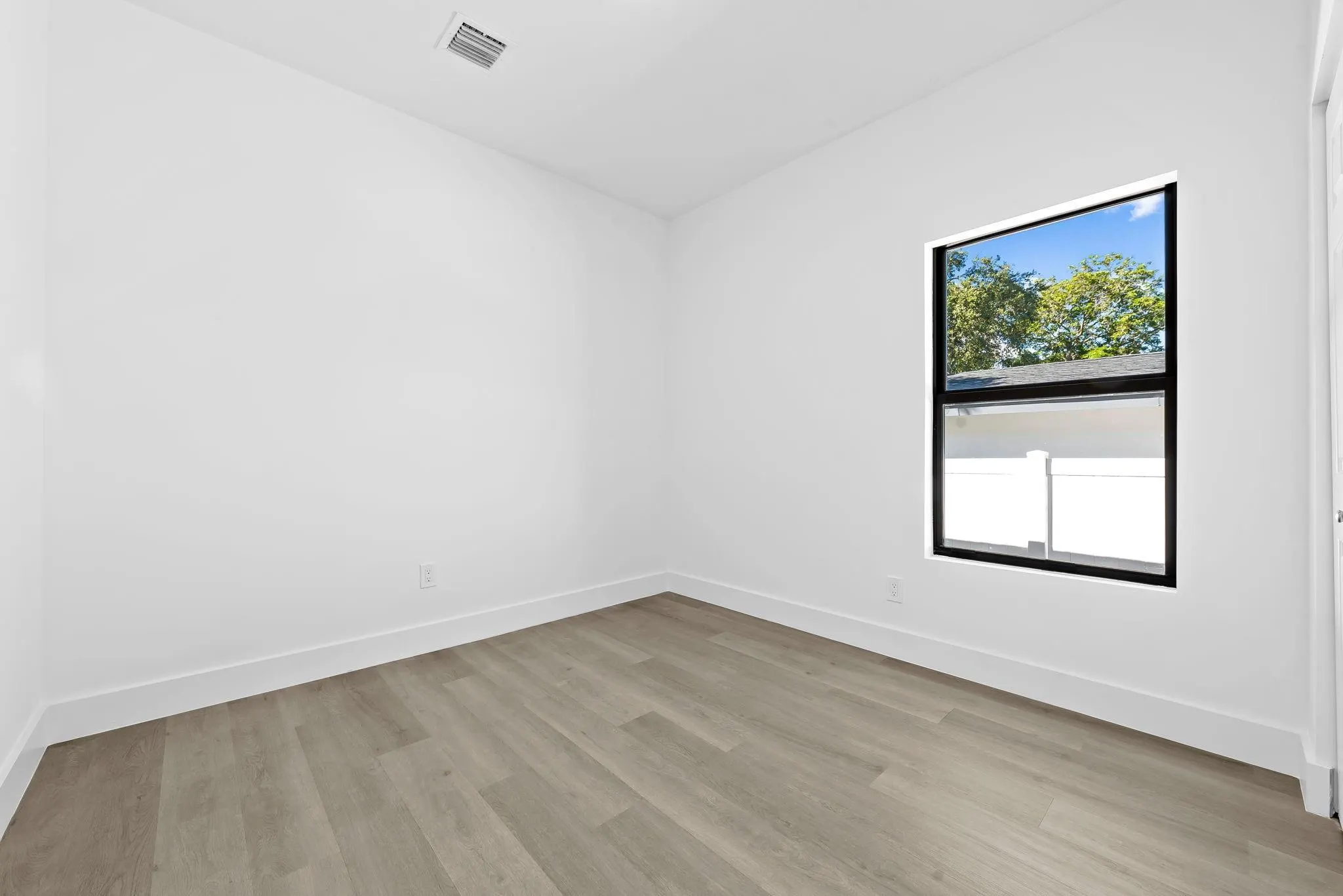 2810 NW 7th Street
