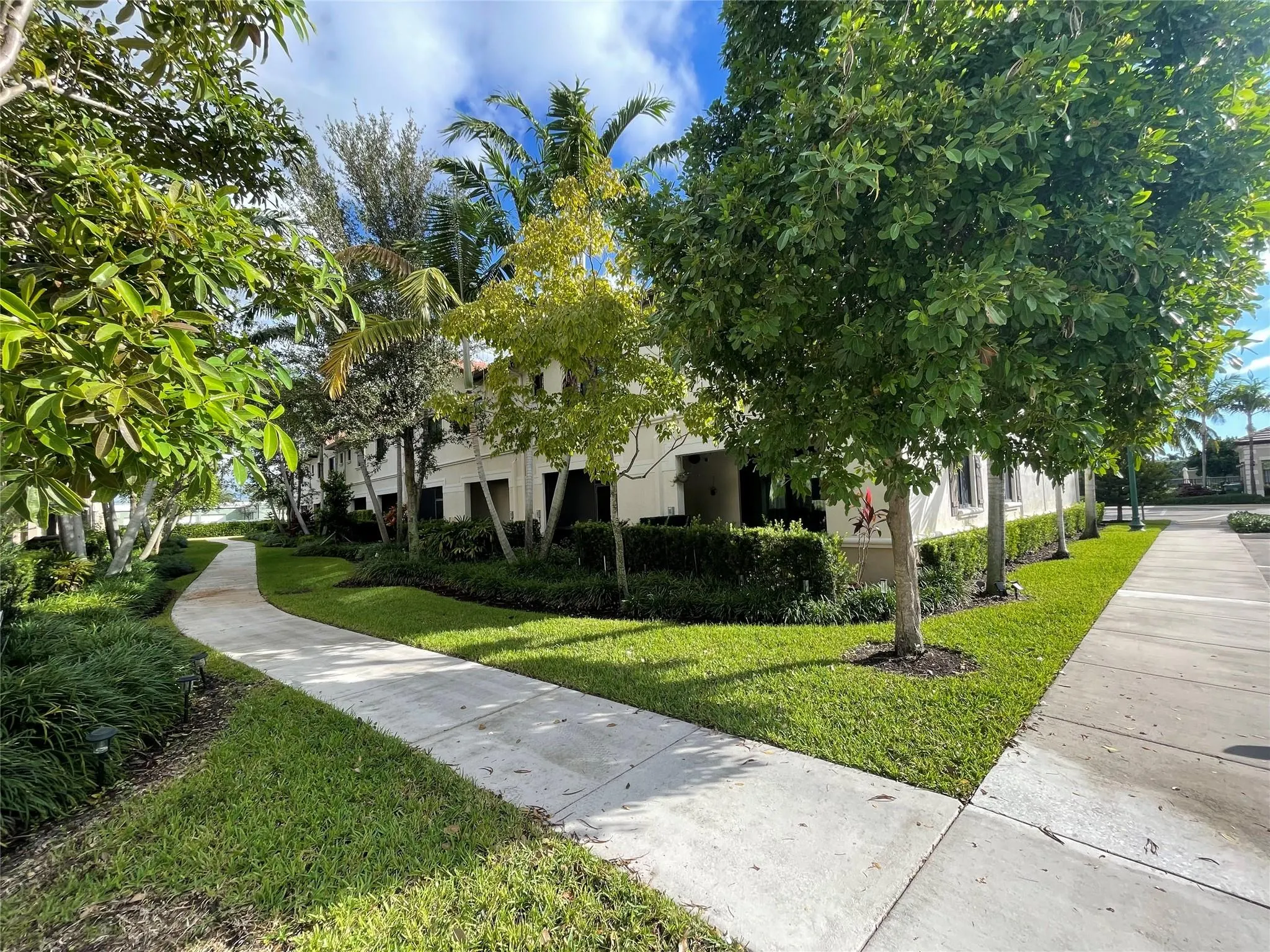 4214 N Dixie Hwy, #50