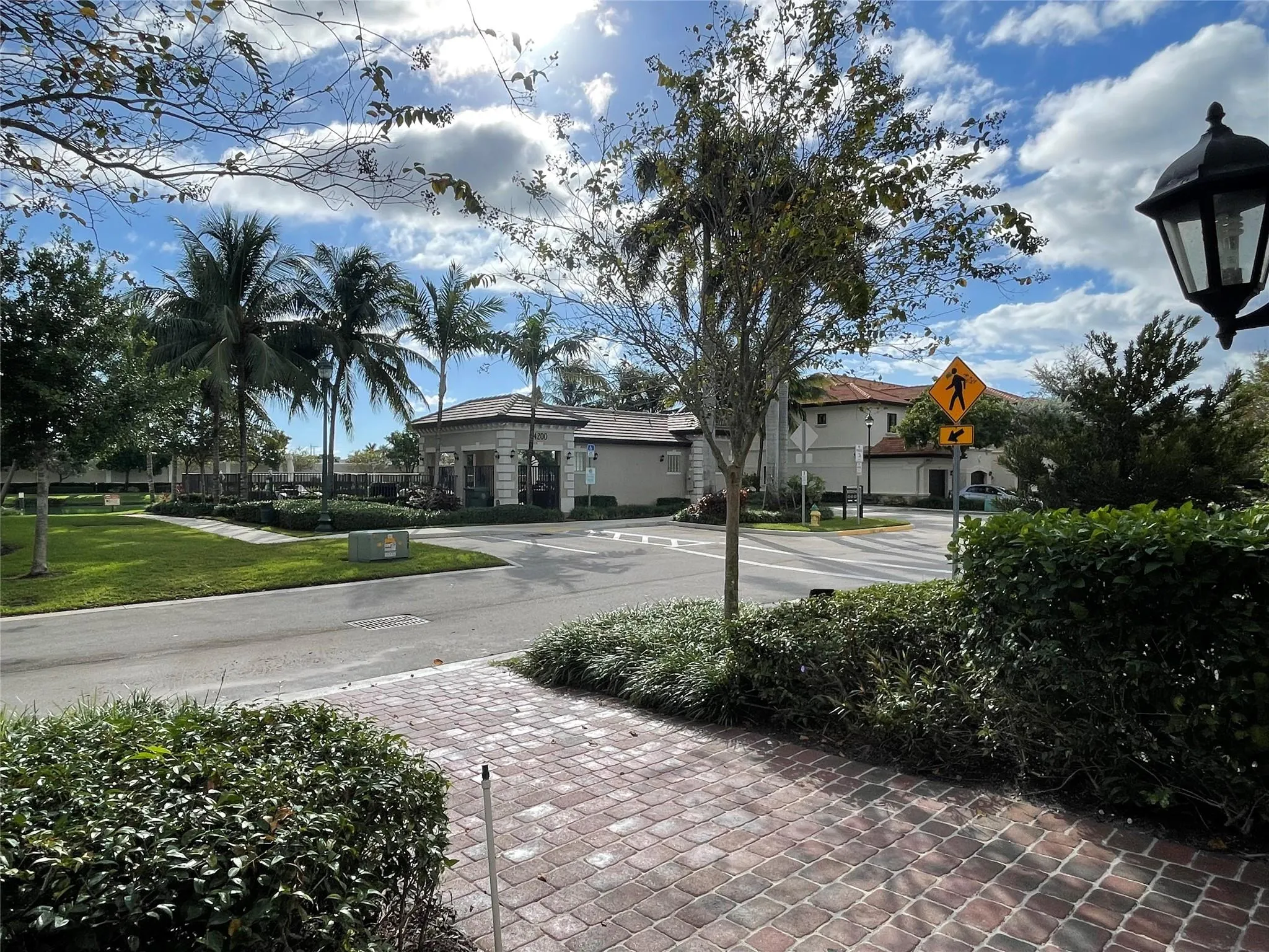 4214 N Dixie Hwy, #50