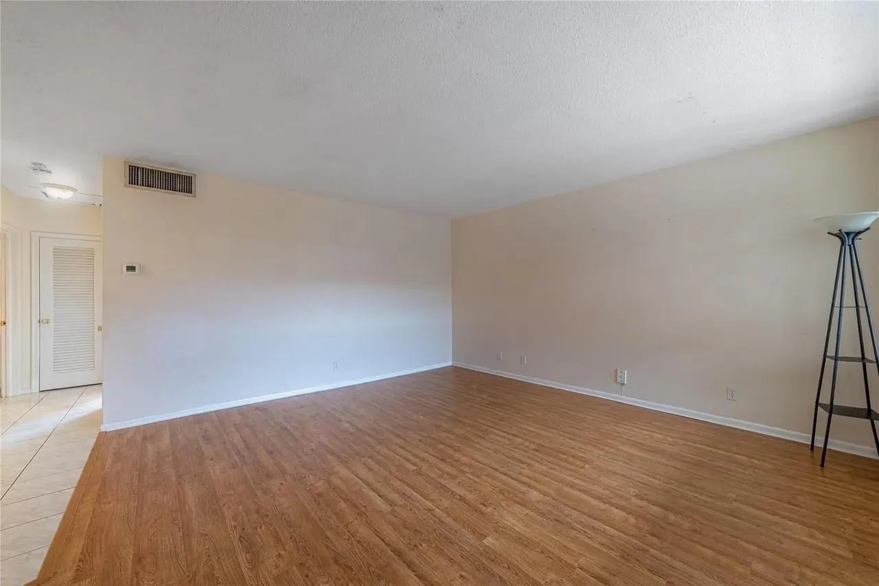 2424 NE 9th St, #310