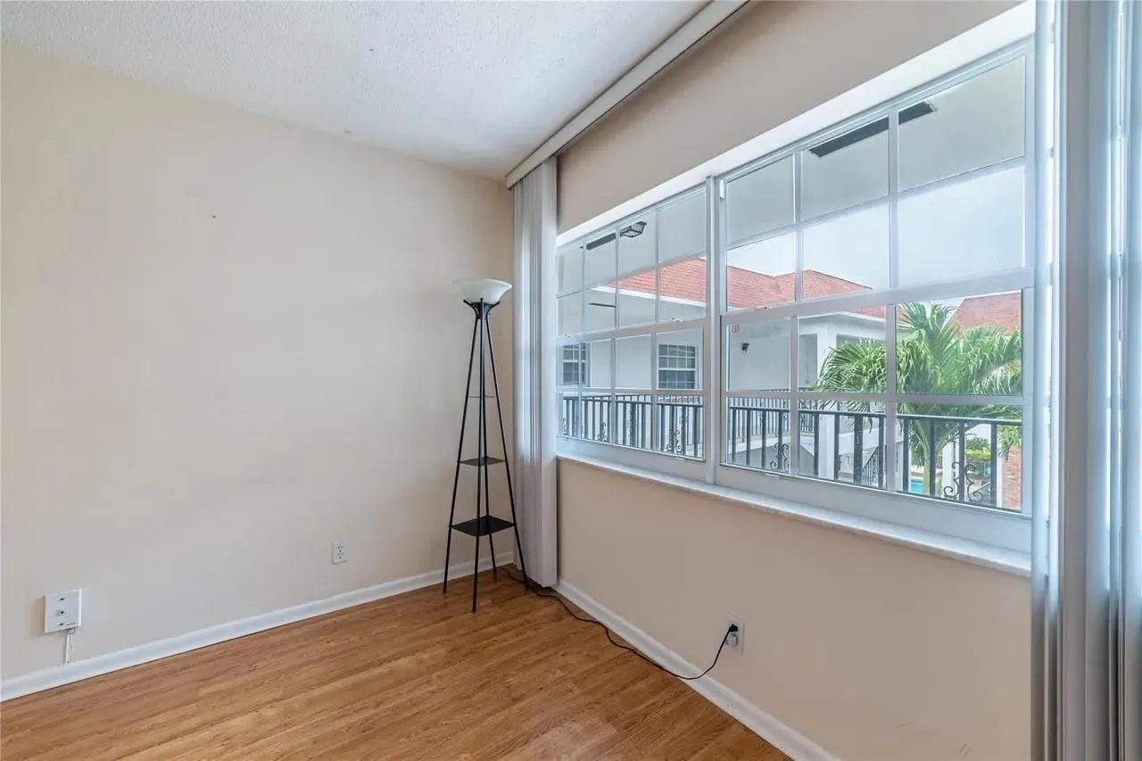 2424 NE 9th St, #310