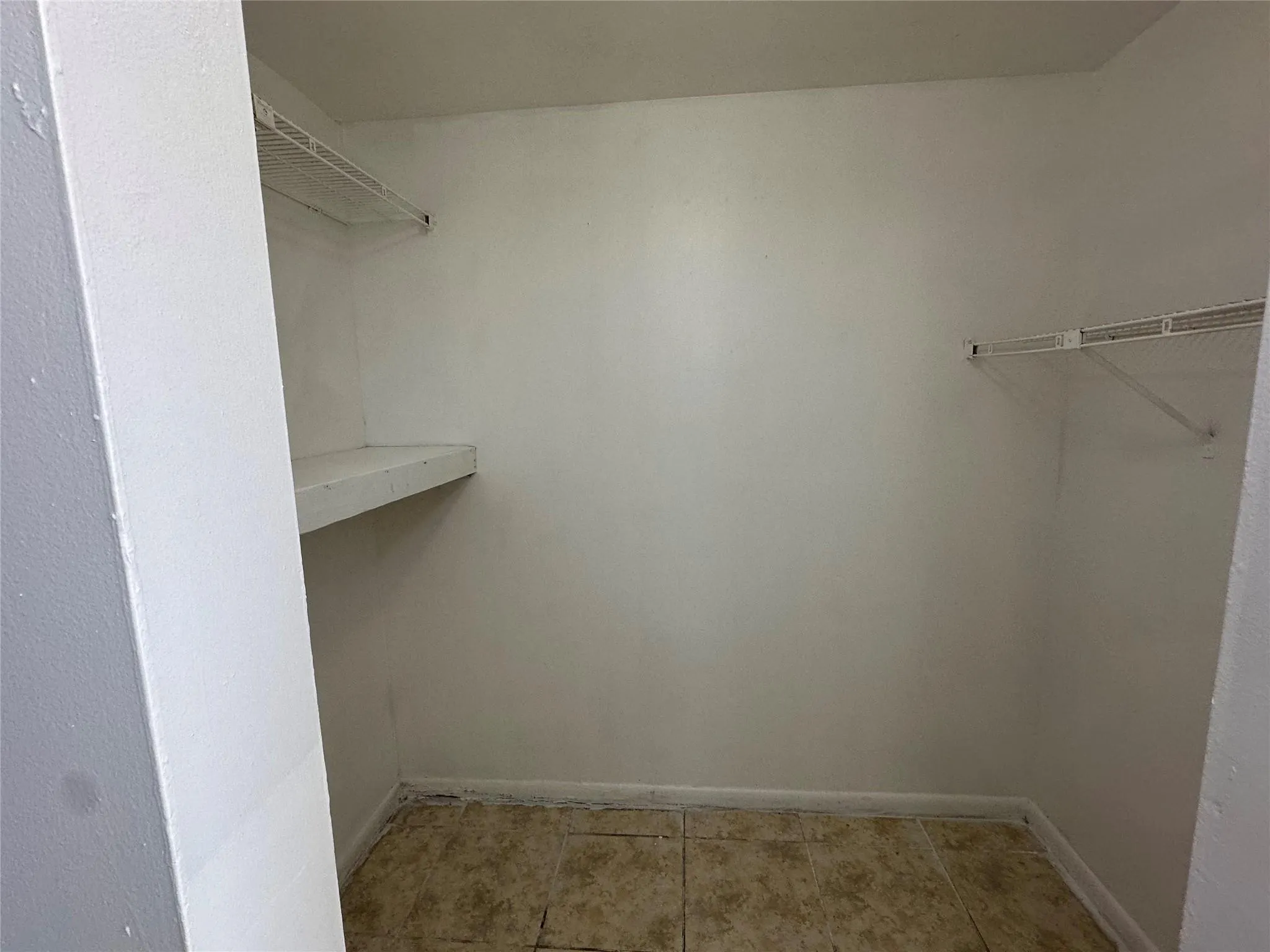 3700 NW 21st St, #208