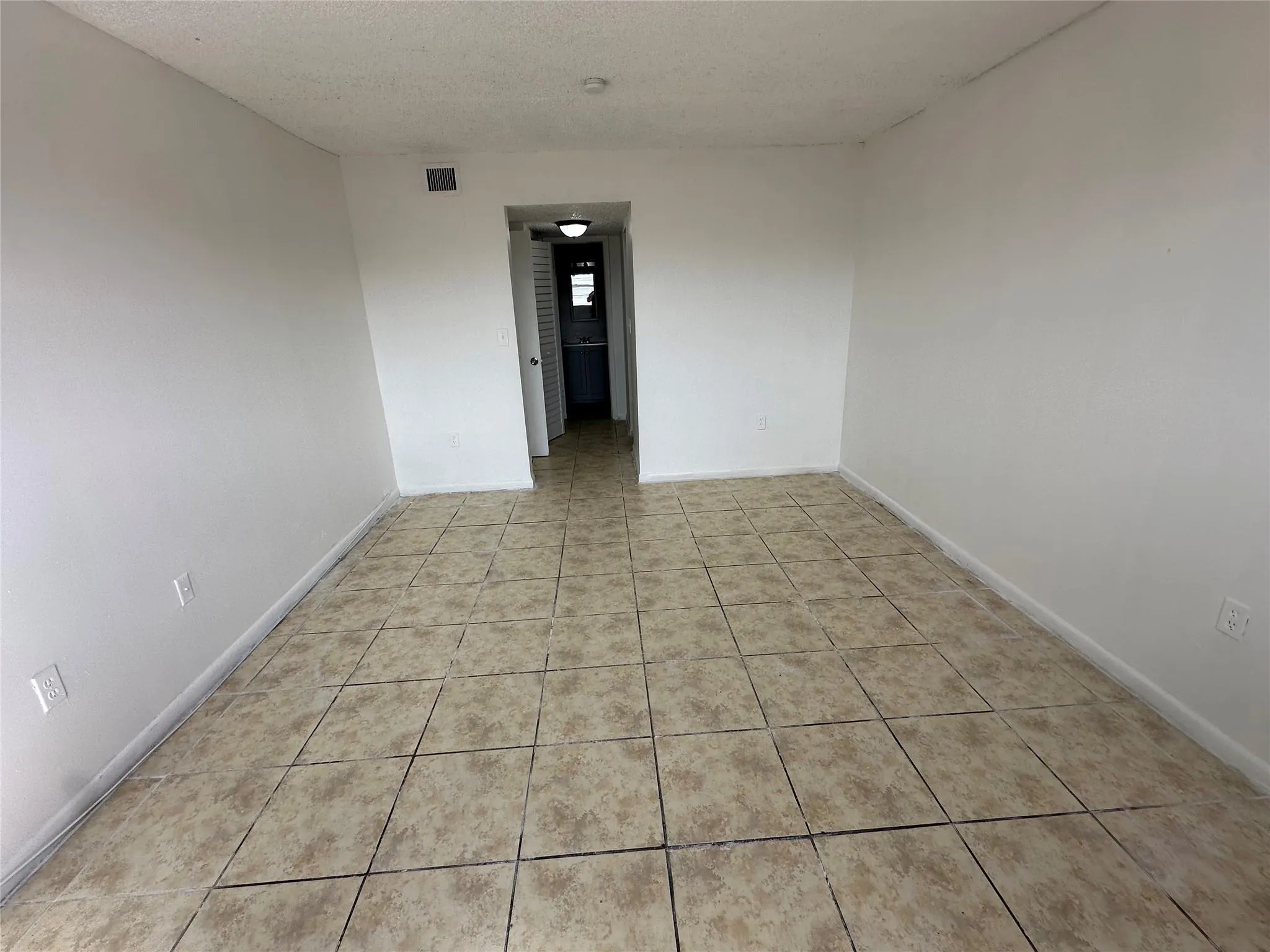 3700 NW 21st St, #208