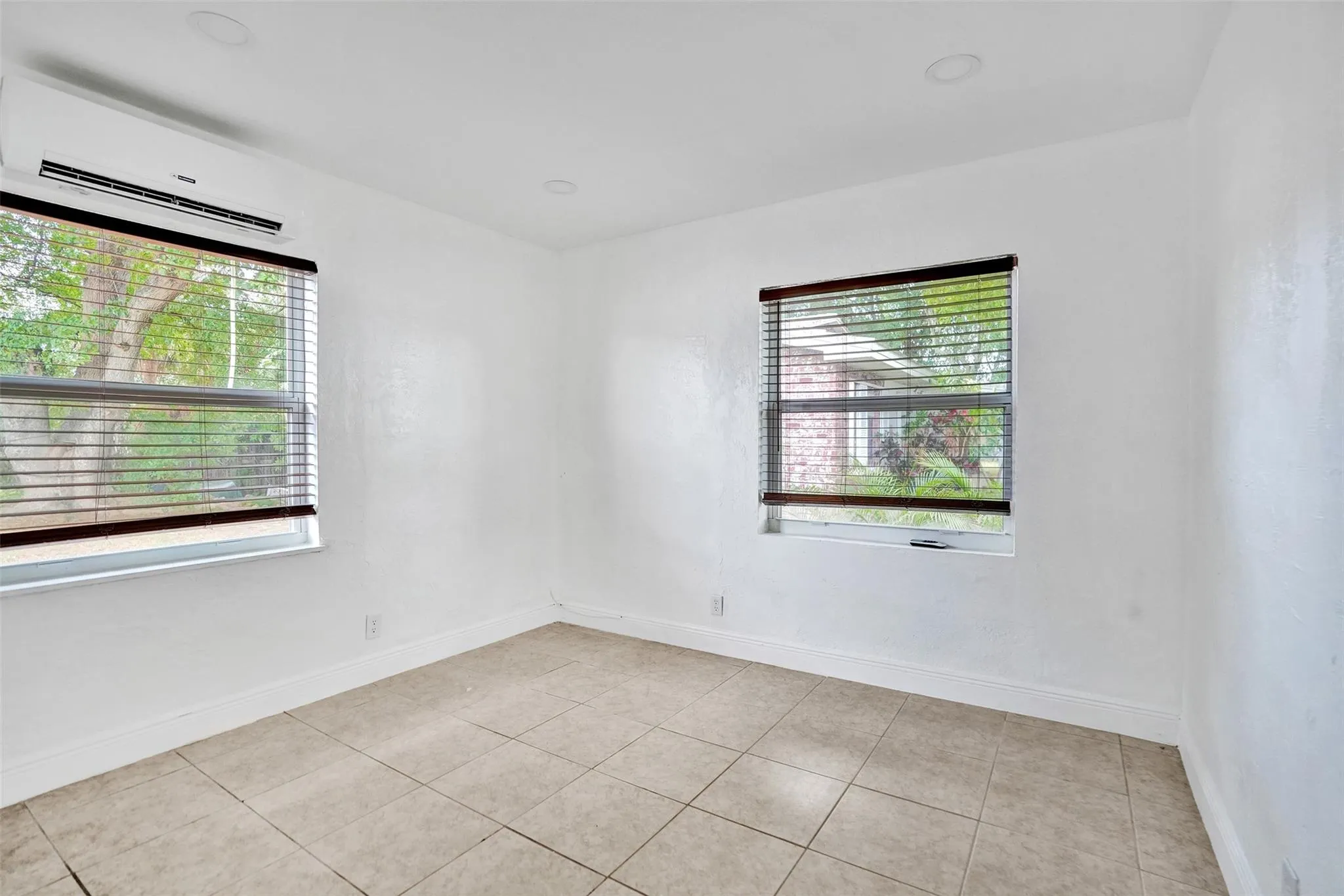 306 NE 13th Ave