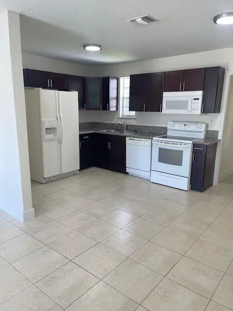3610 SW 46TH AVE