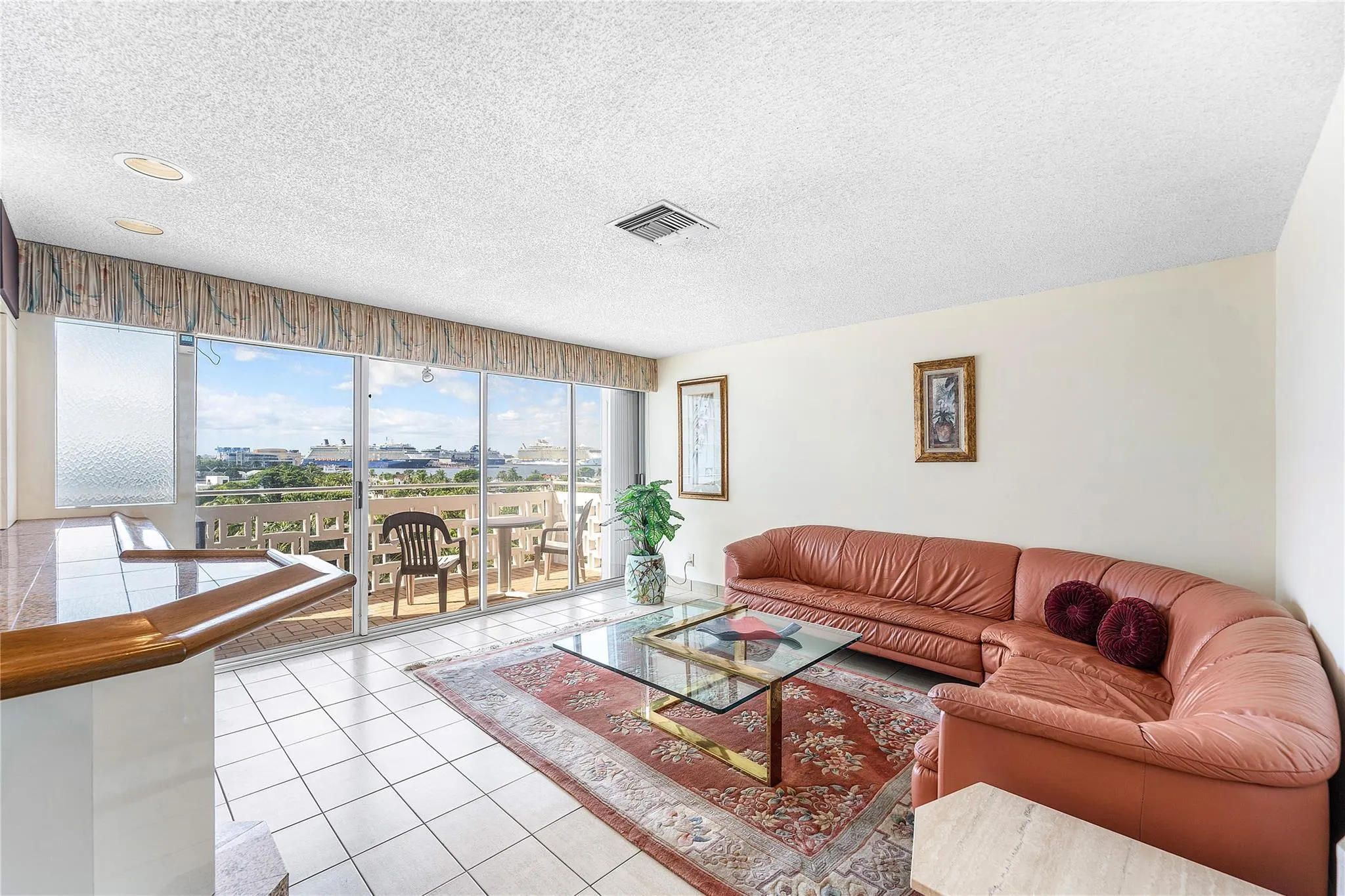 1900 S Ocean Dr, #812