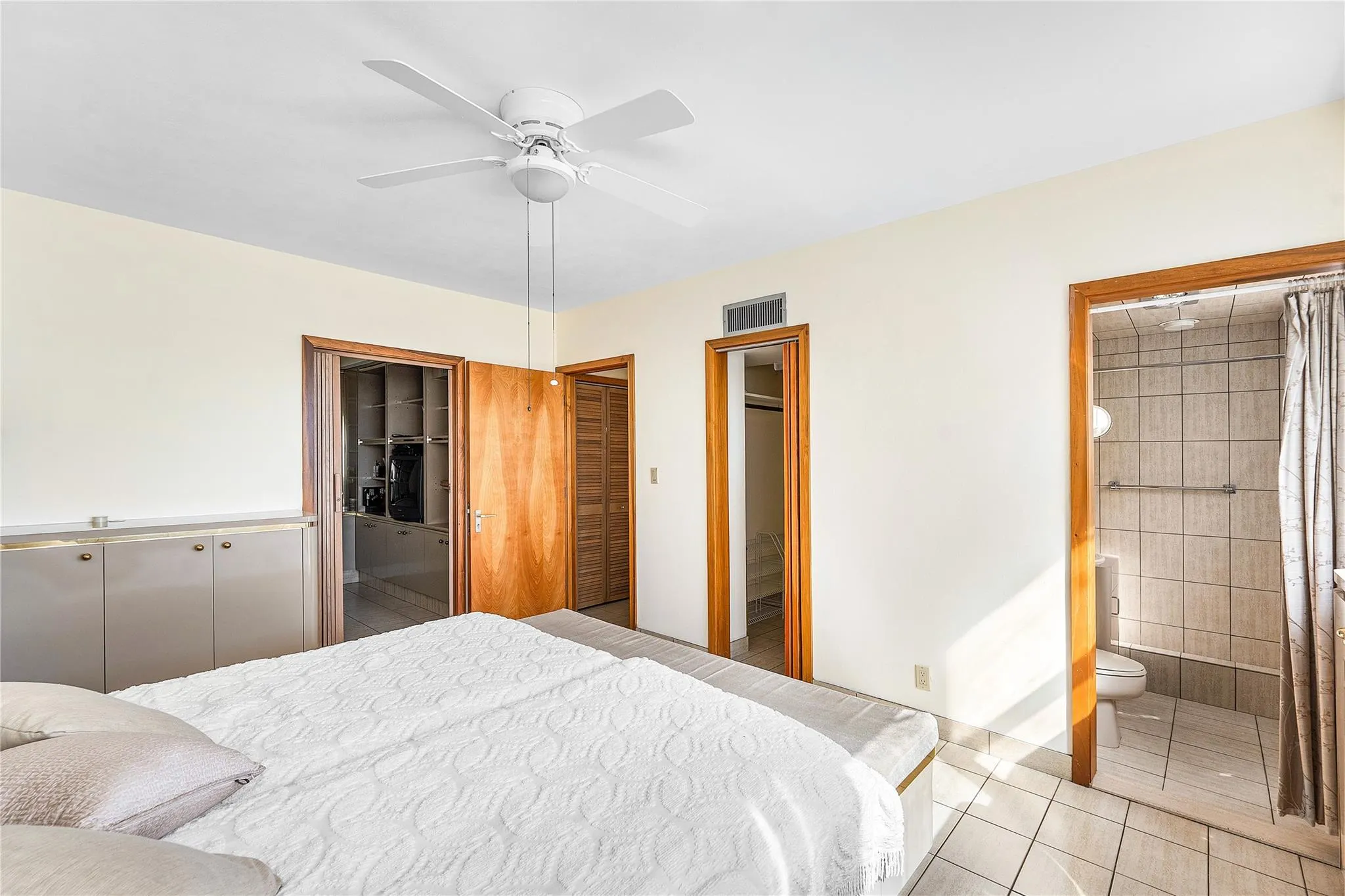 1900 S Ocean Dr, #812