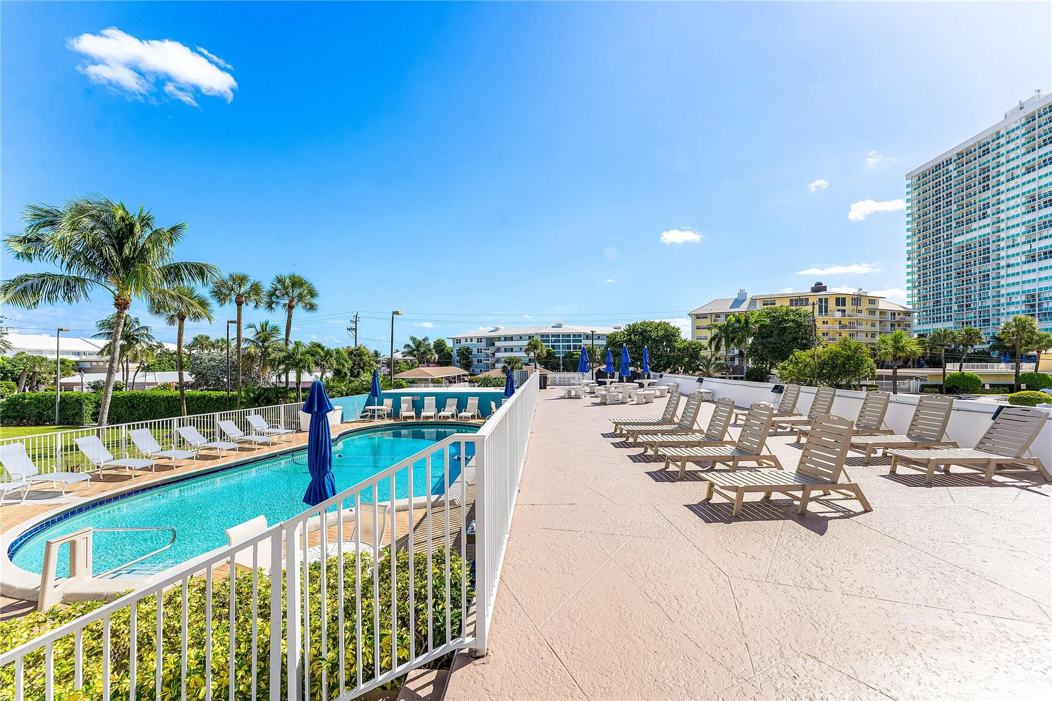 1900 S Ocean Dr, #812