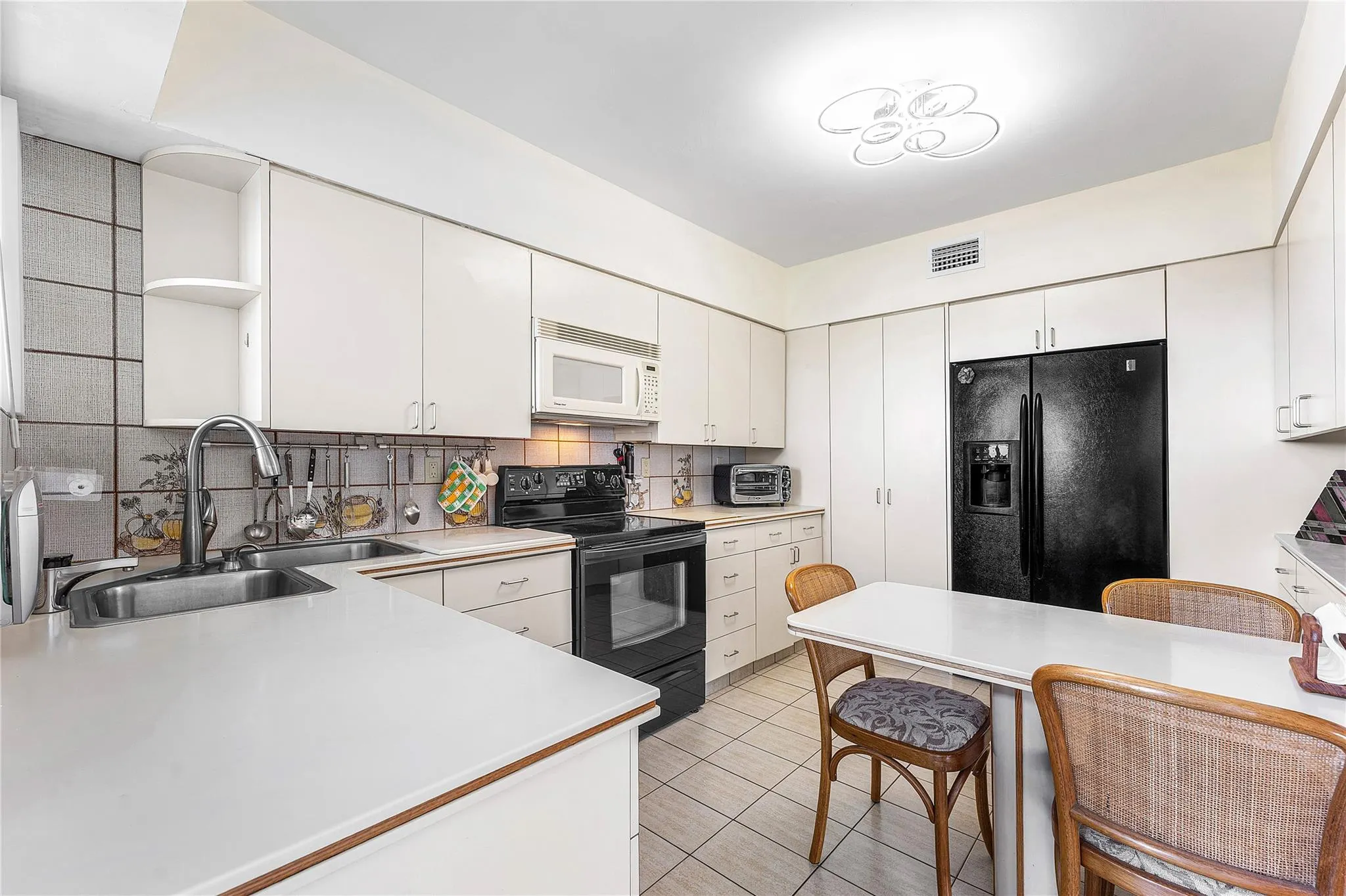 1900 S Ocean Dr, #812