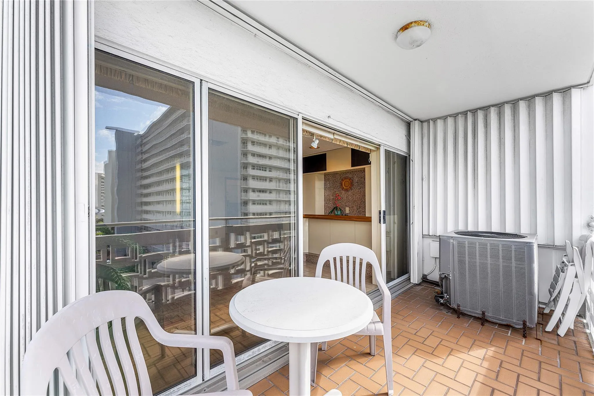 1900 S Ocean Dr, #812