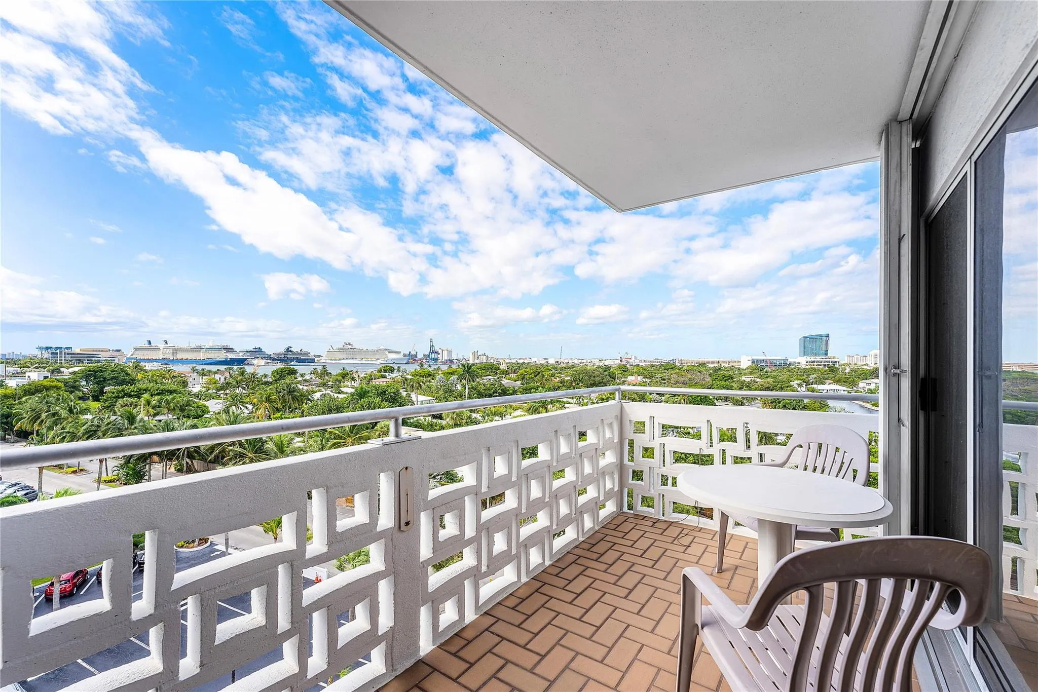 1900 S Ocean Dr, #812