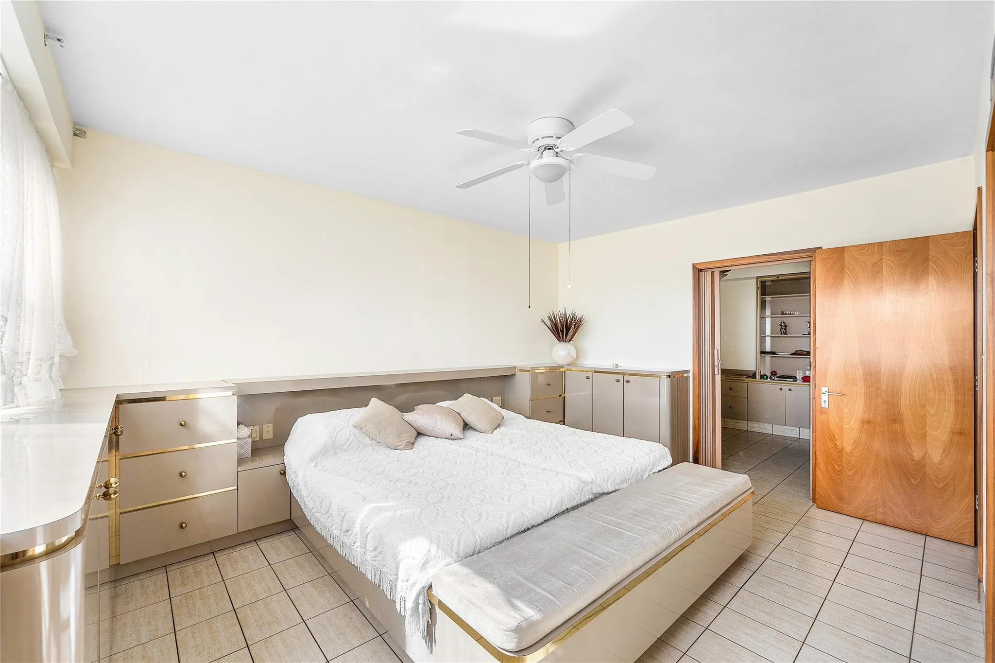1900 S Ocean Dr, #812