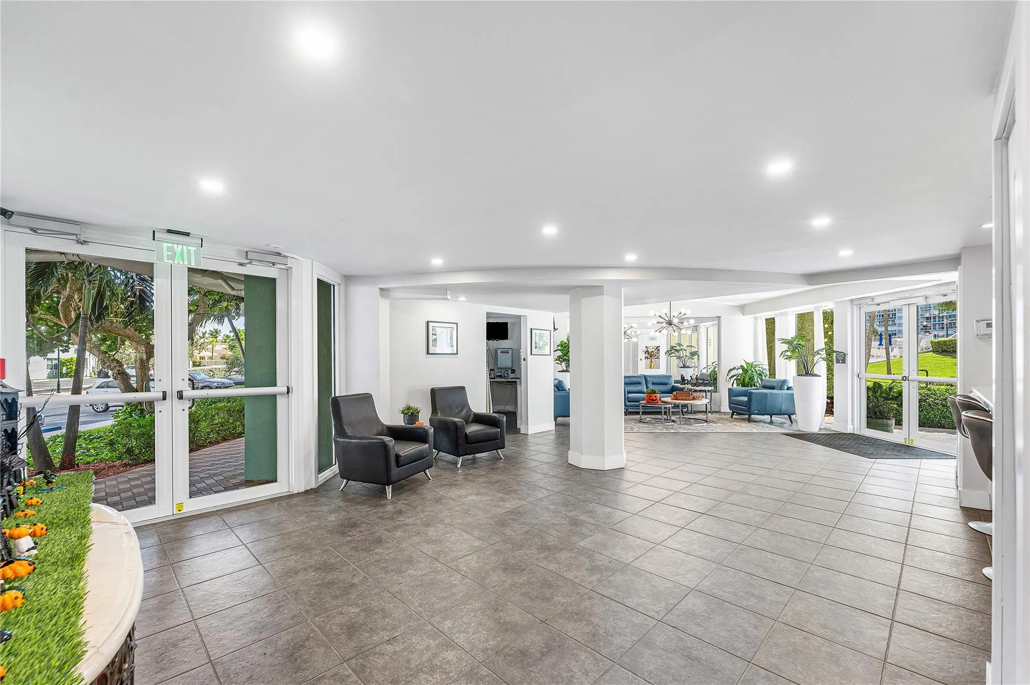 1900 S Ocean Dr, #812