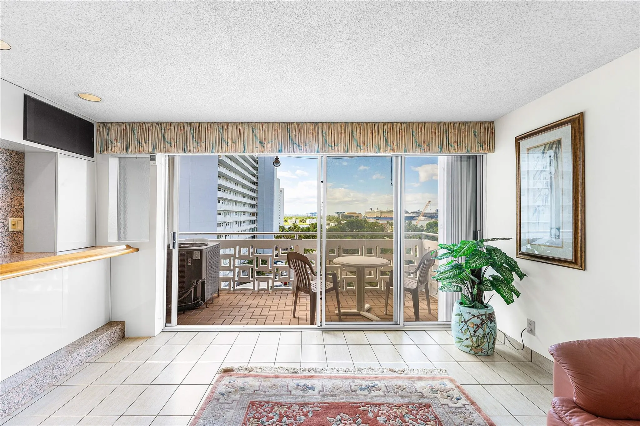 1900 S Ocean Dr, #812