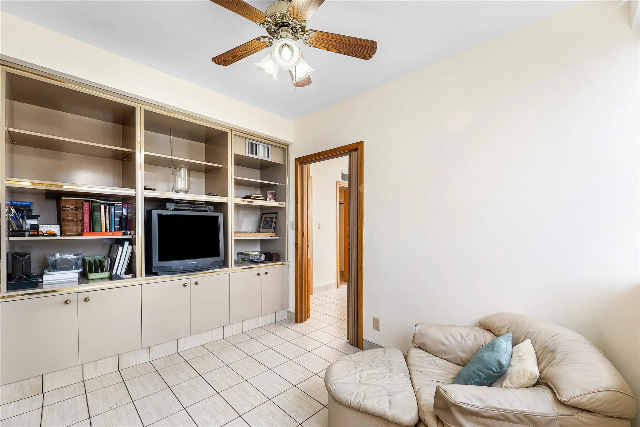 1900 S Ocean Dr, #812