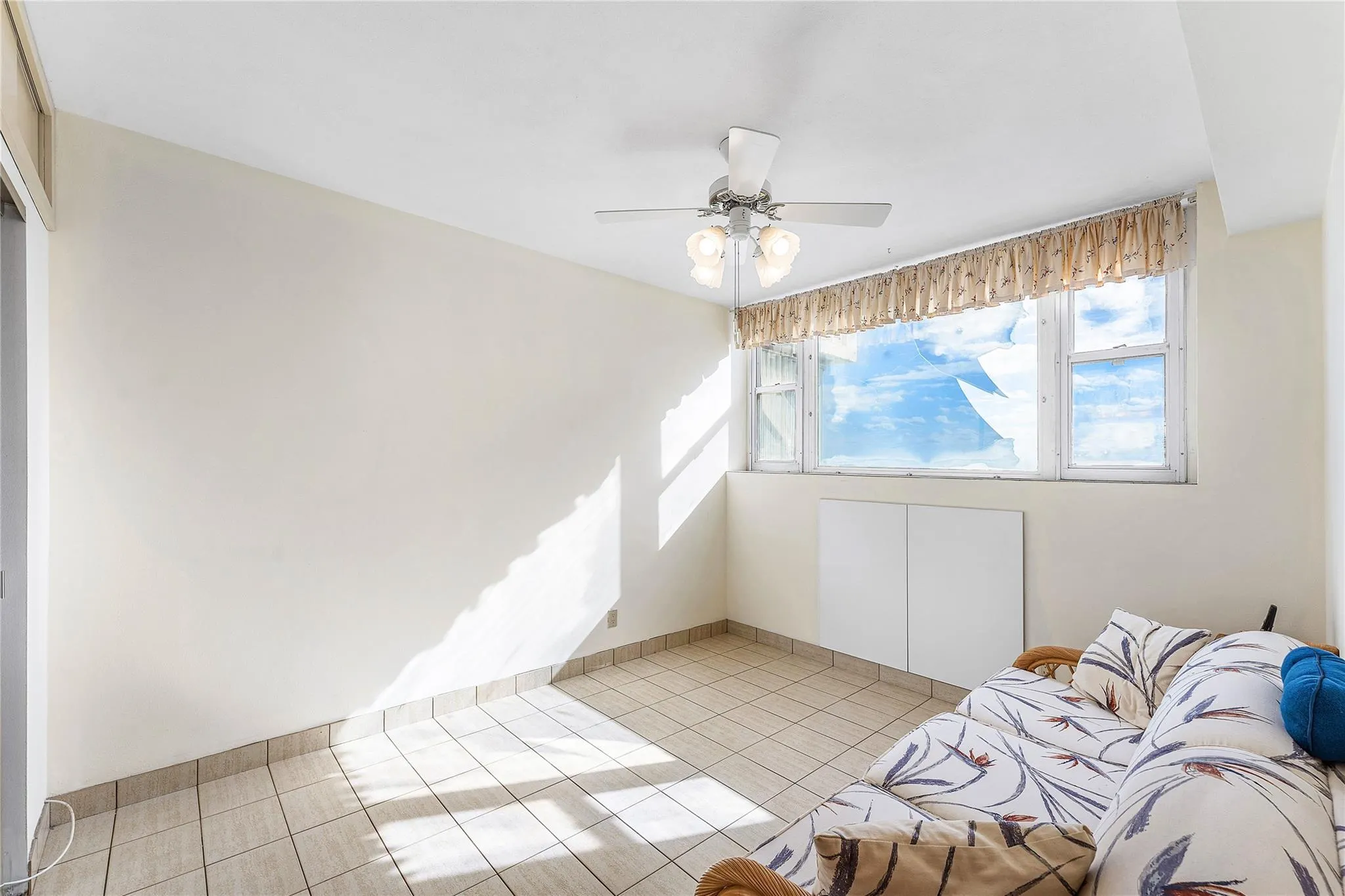 1900 S Ocean Dr, #812