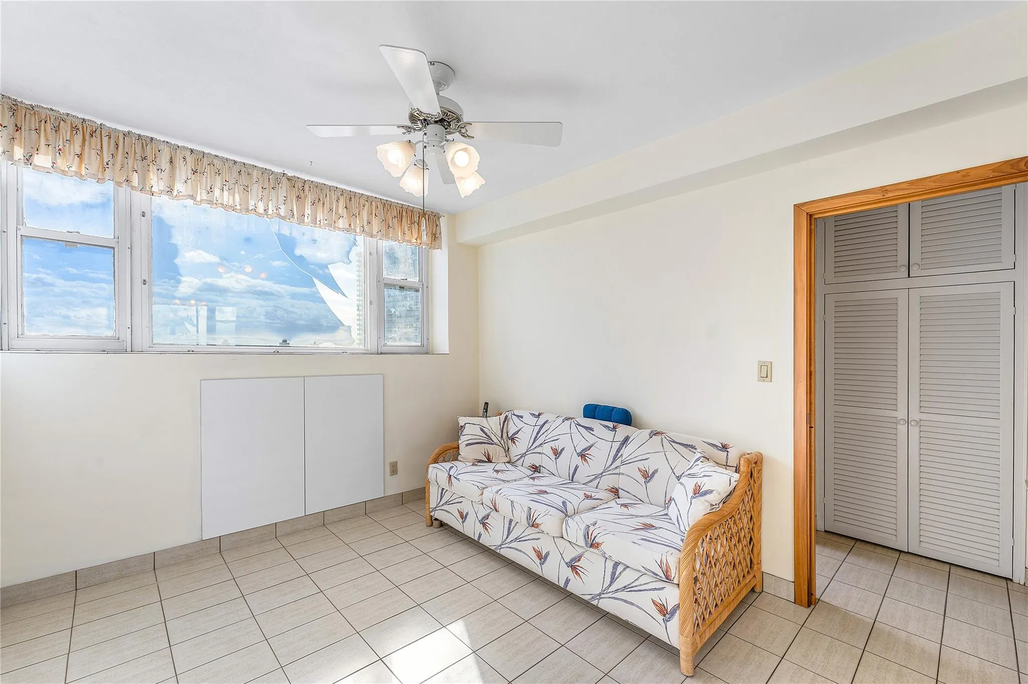 1900 S Ocean Dr, #812