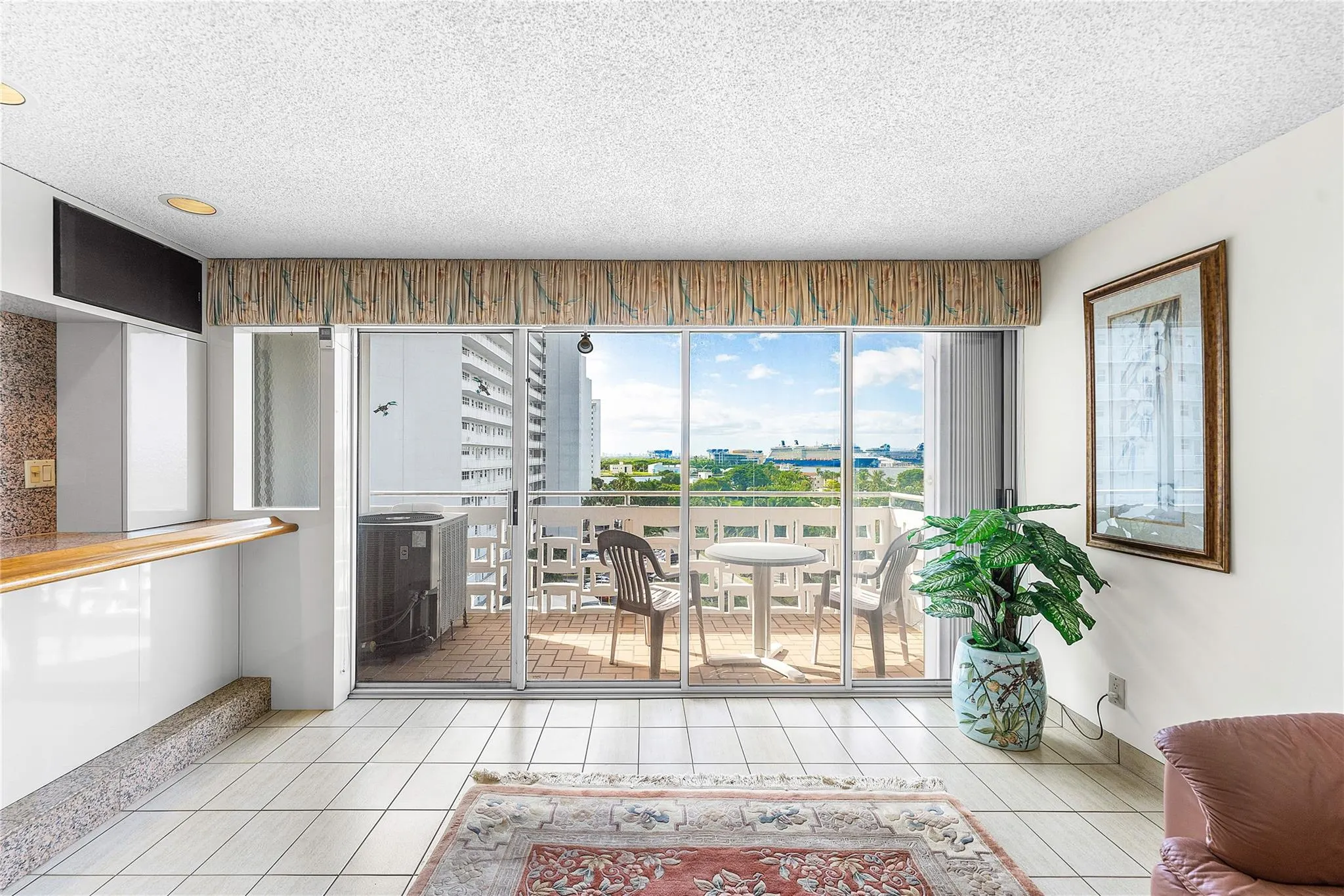 1900 S Ocean Dr, #812