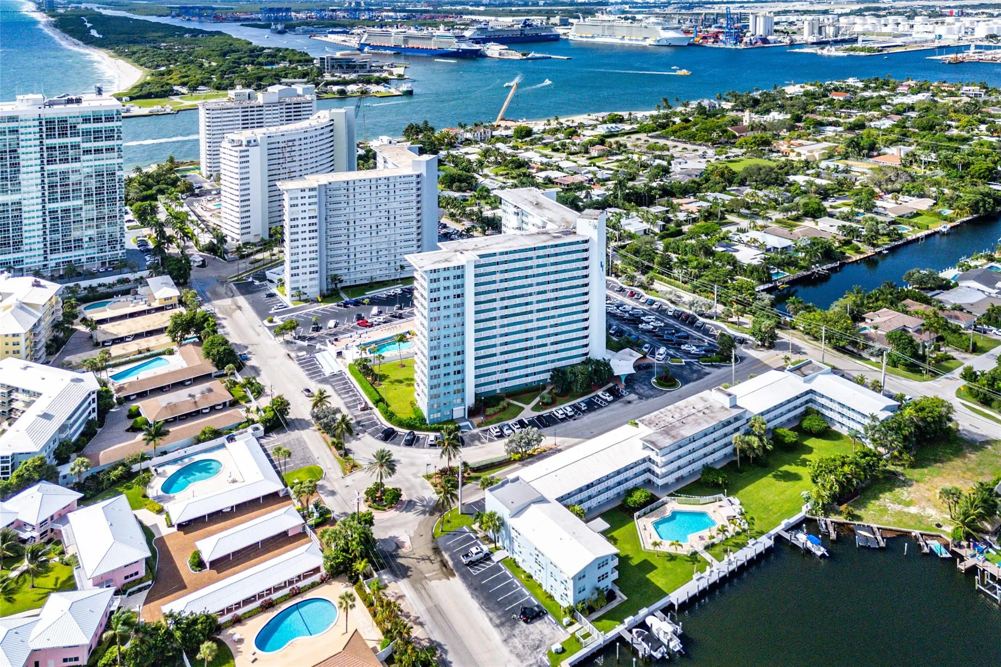 1900 S Ocean Dr, #812