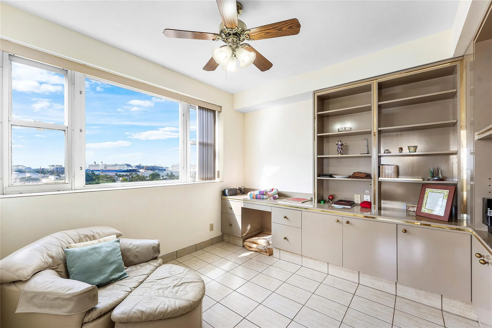 1900 S Ocean Dr, #812