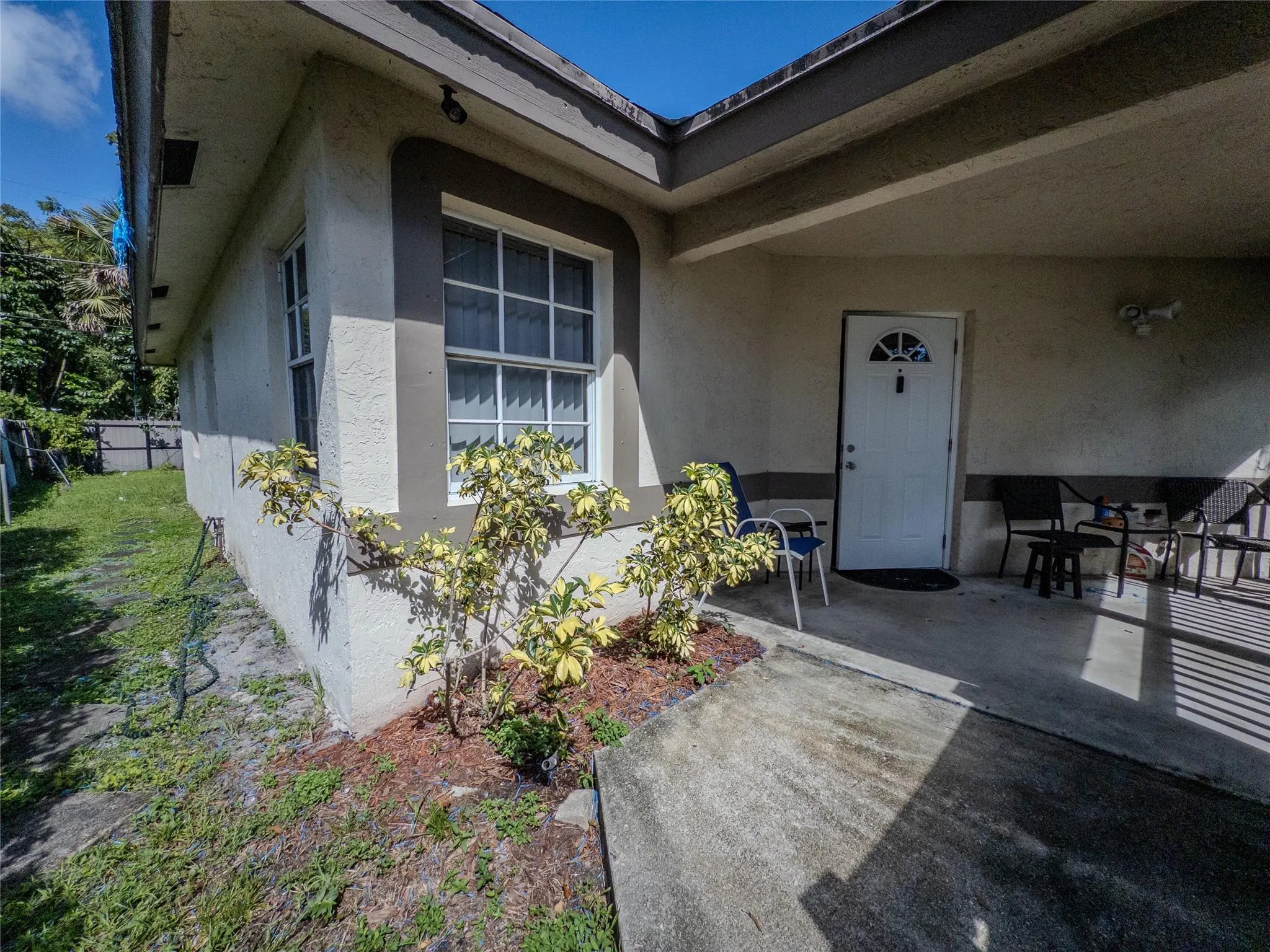 1403 SW 27th Ct