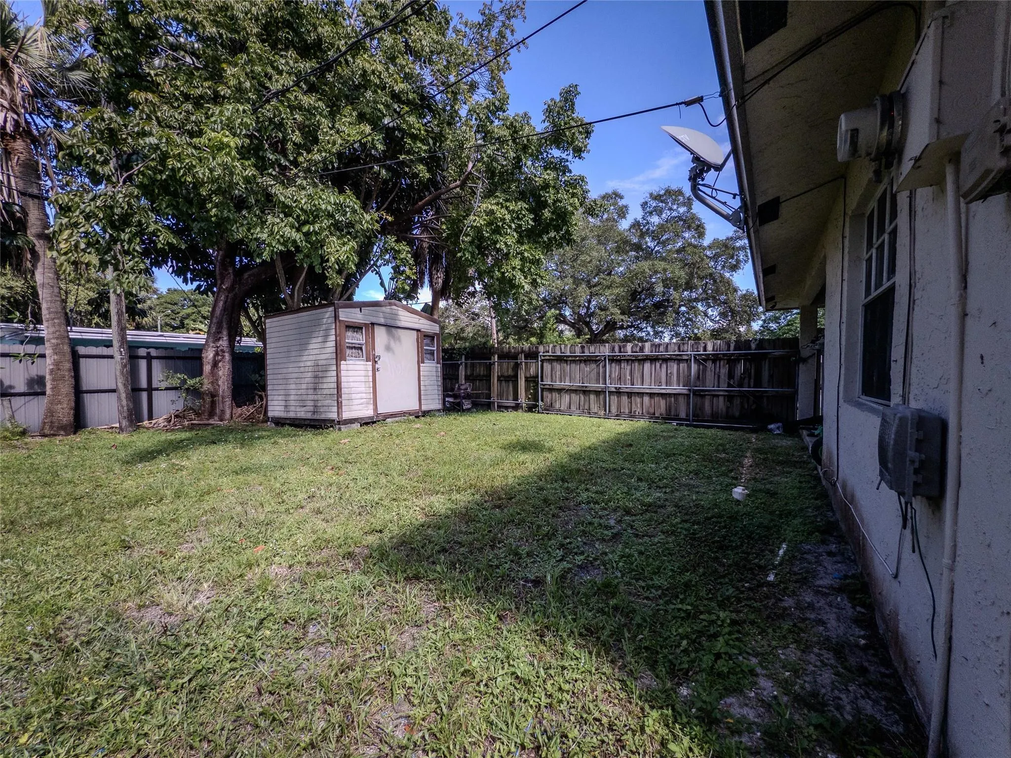 1403 SW 27th Ct