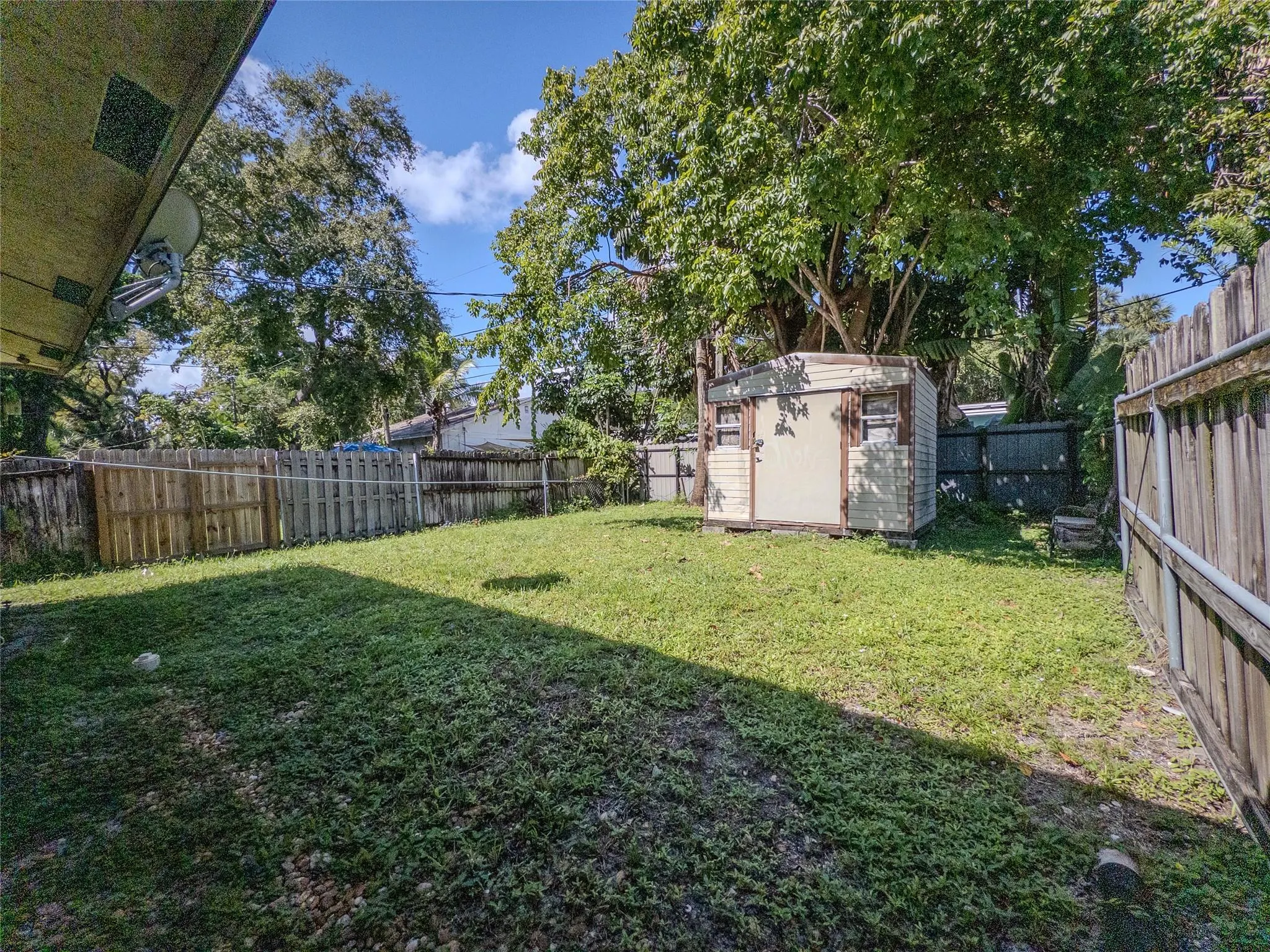 1403 SW 27th Ct