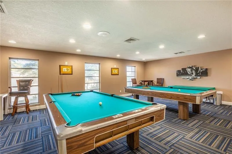 1040 NW 49th Ct