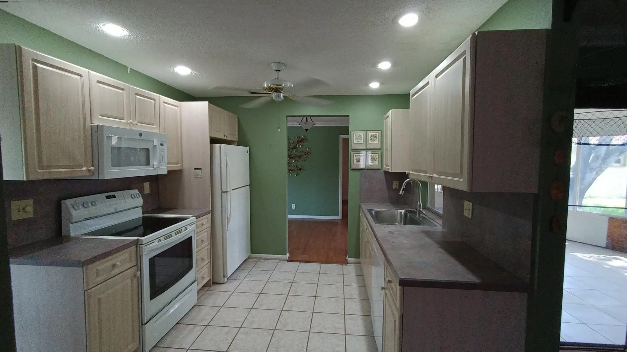 1040 NW 49th Ct