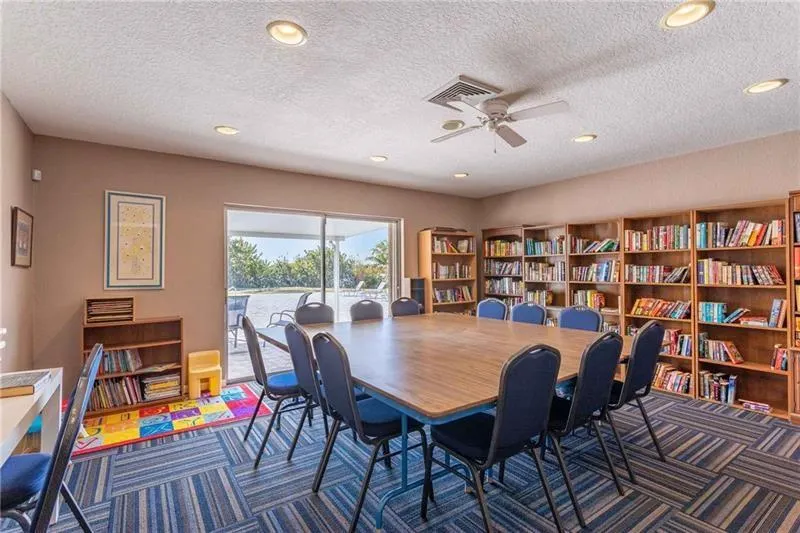 1040 NW 49th Ct