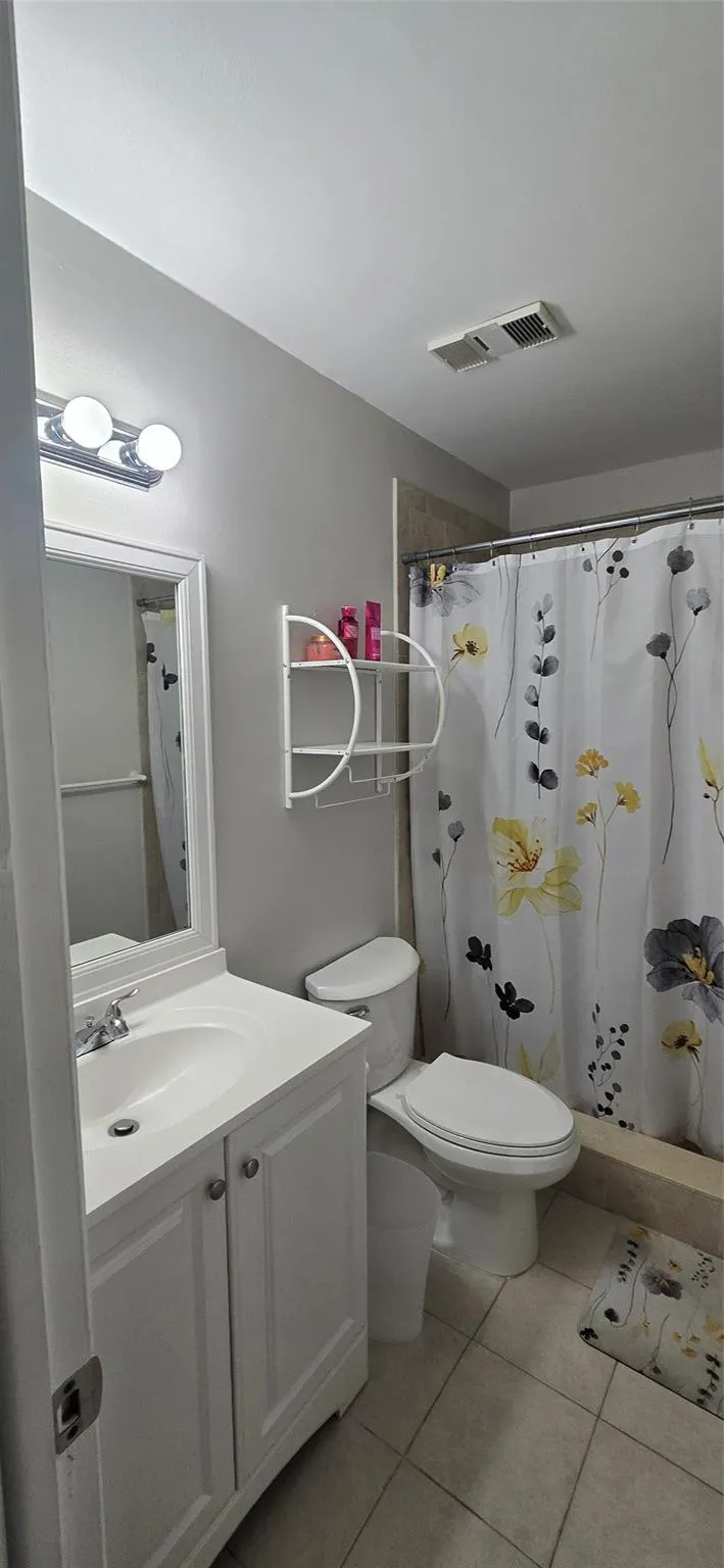 10002 Winding Lake Rd, #202
