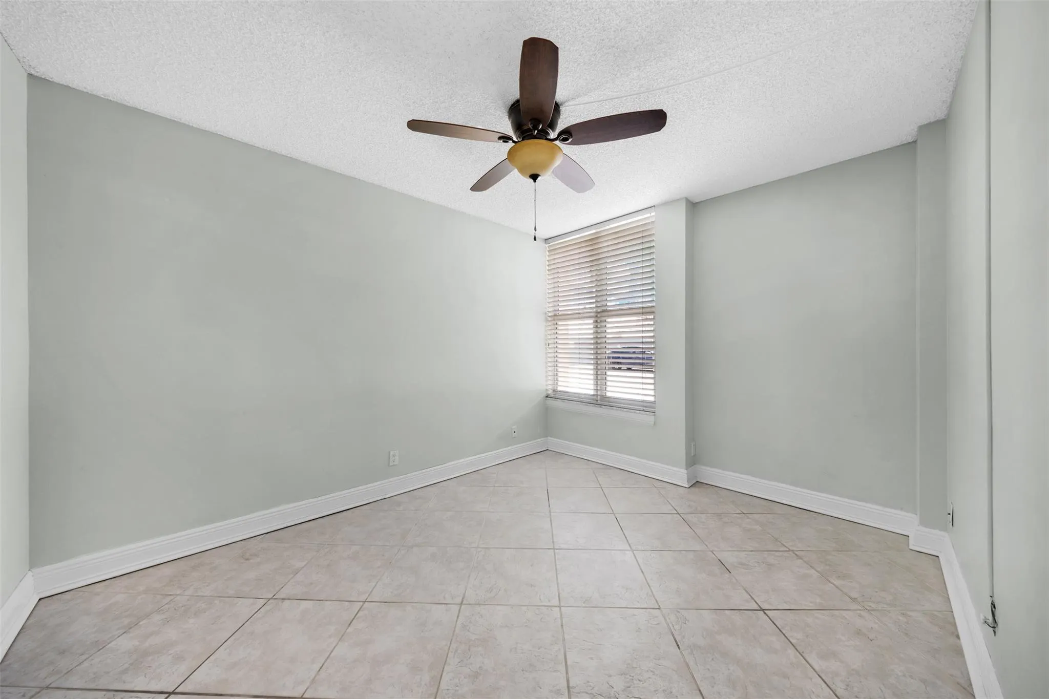 1391 S Ocean Blvd, #109