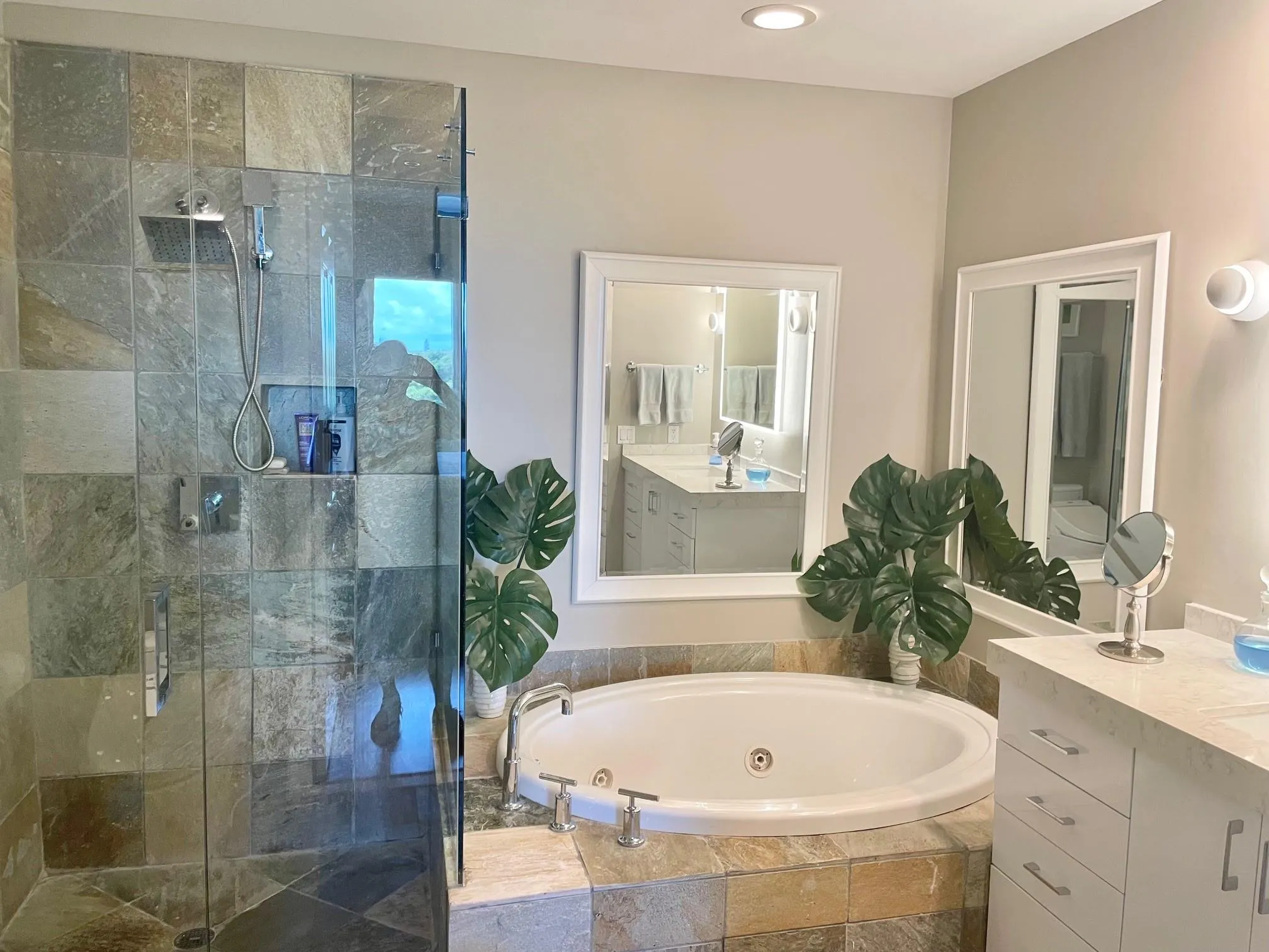 2609 NE 14th Ave, #402