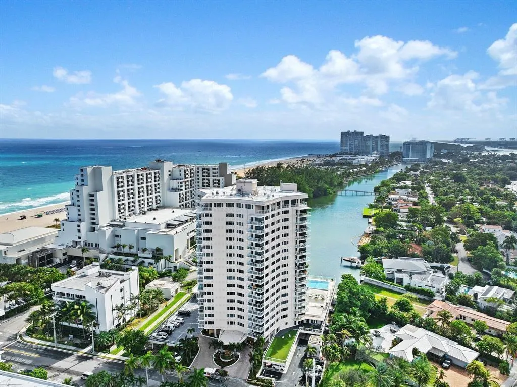 3000 Holiday Dr, #1103