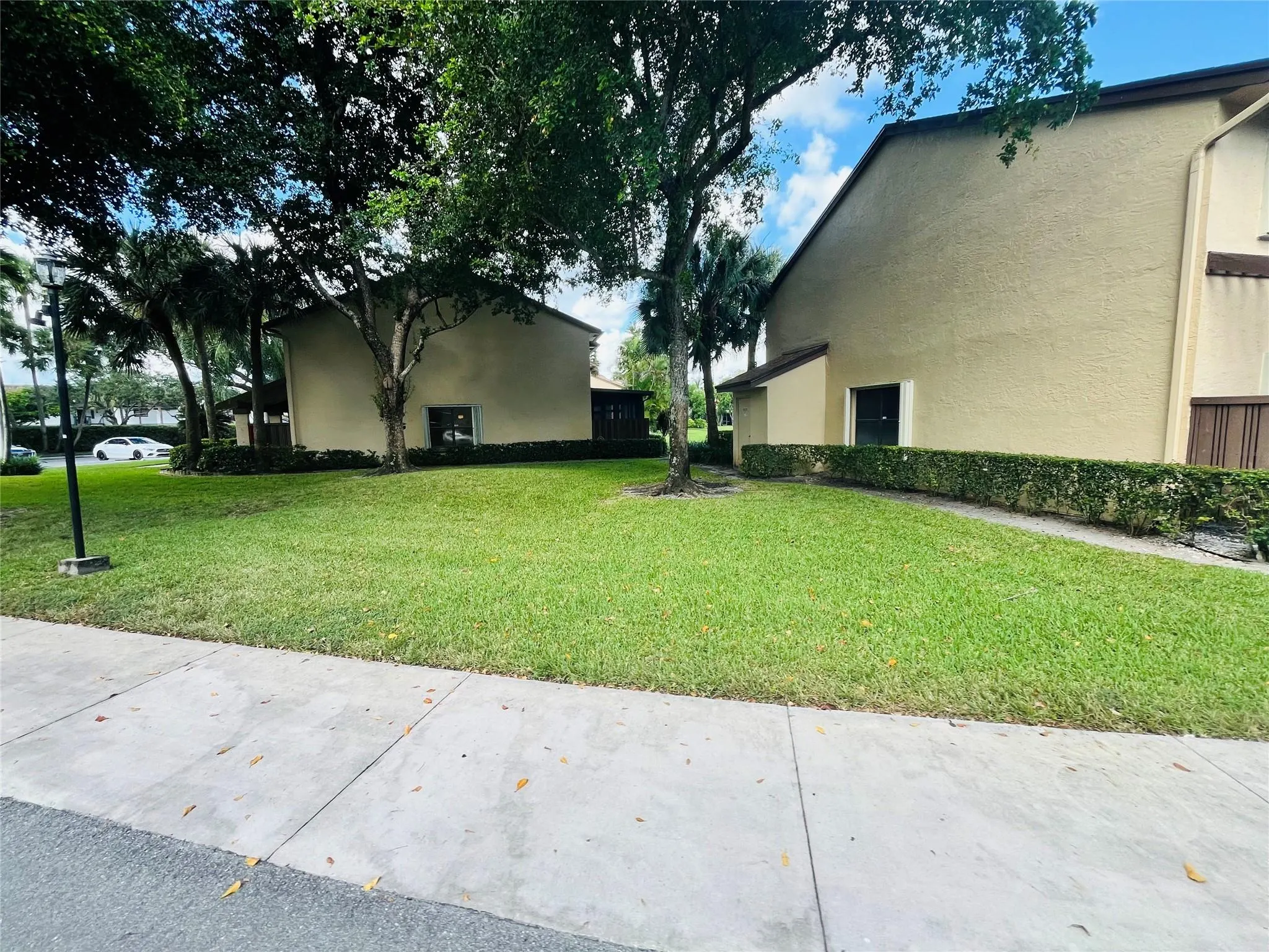 3966 Cocoplum Cir, #D