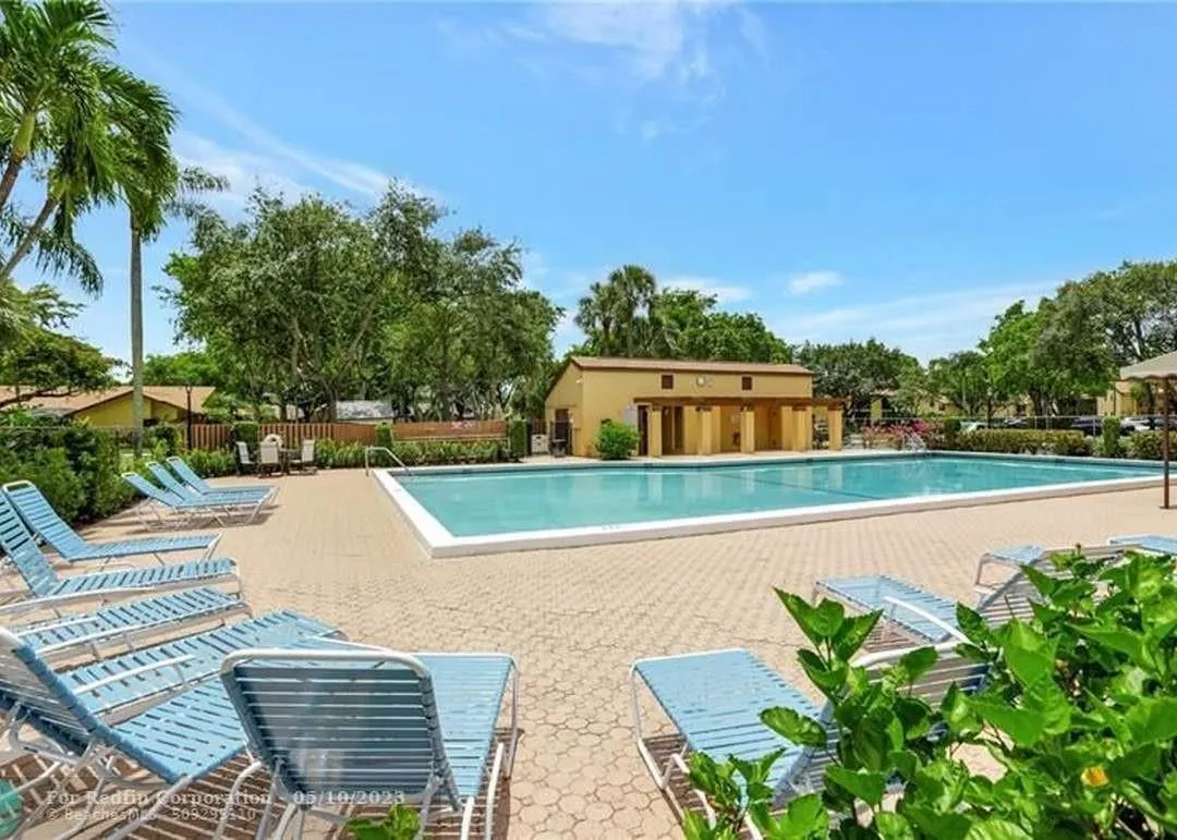 3966 Cocoplum Cir, #D