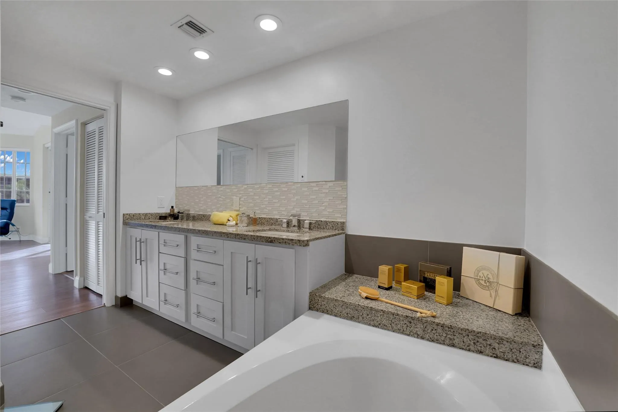 4108 W Palm Aire Dr, #83B