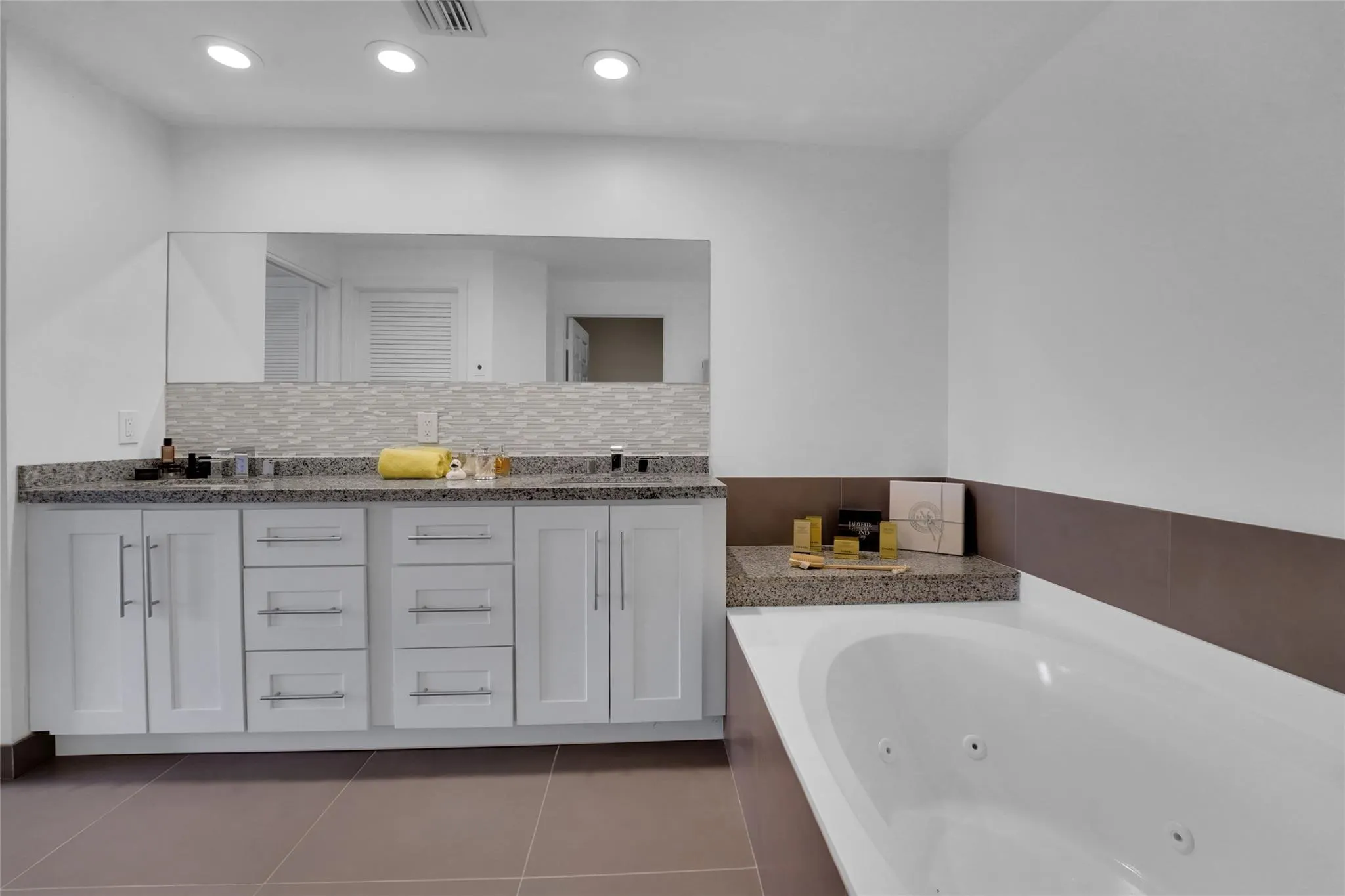4108 W Palm Aire Dr, #83B