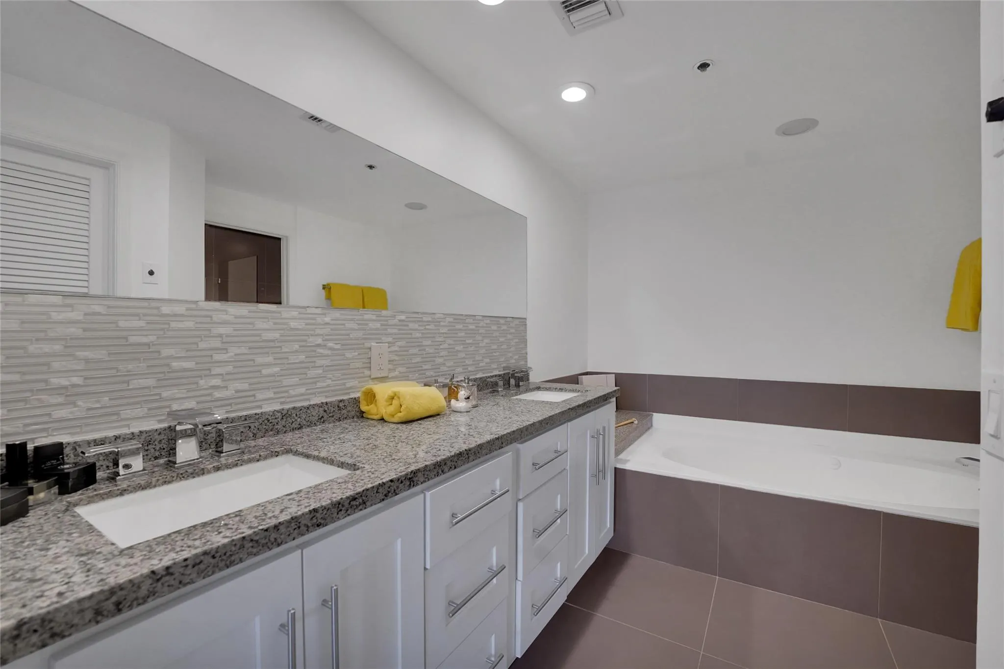 4108 W Palm Aire Dr, #83B