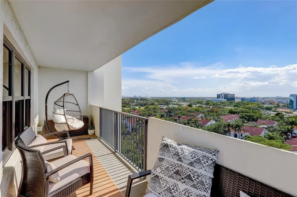 3200 Port Royale Dr, #1207