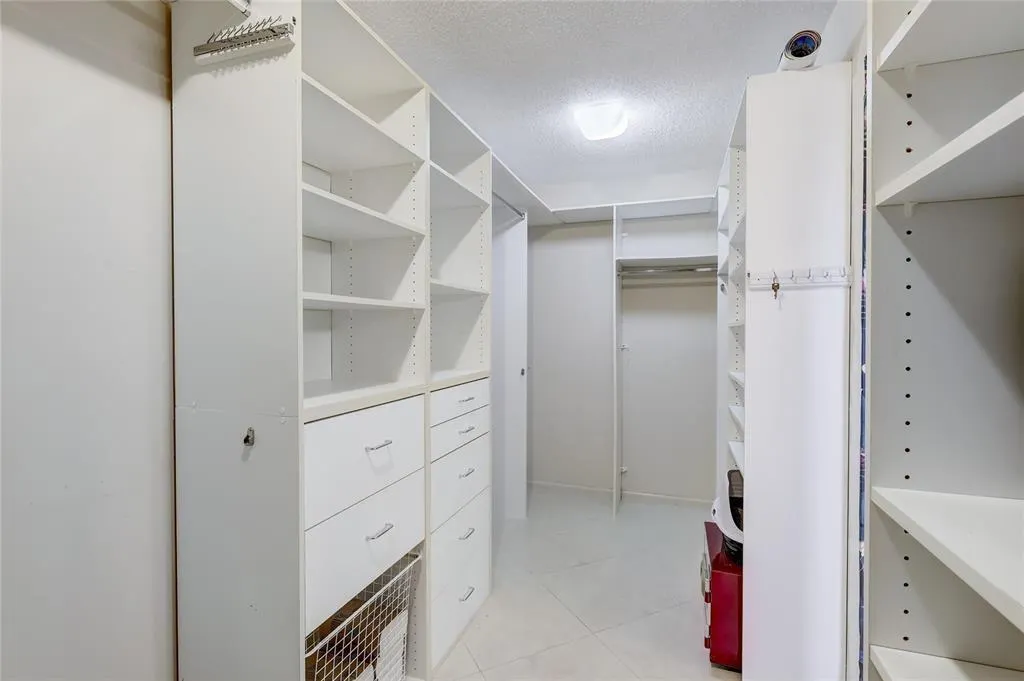 3200 Port Royale Dr, #1207