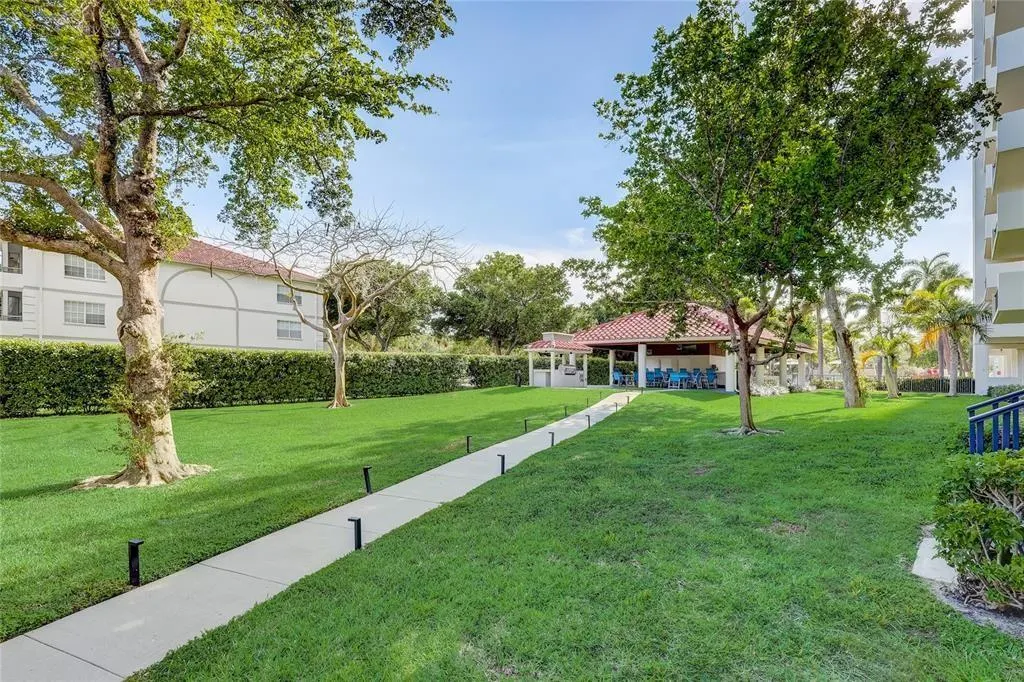 3200 Port Royale Dr, #1207