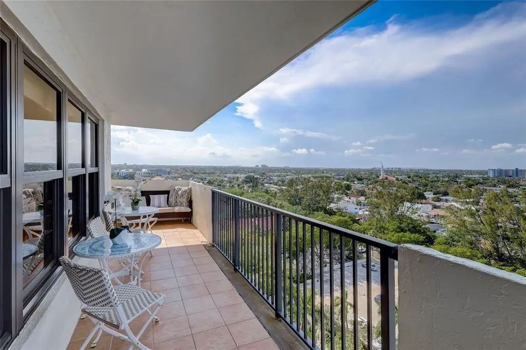 3200 Port Royale Dr, #1207