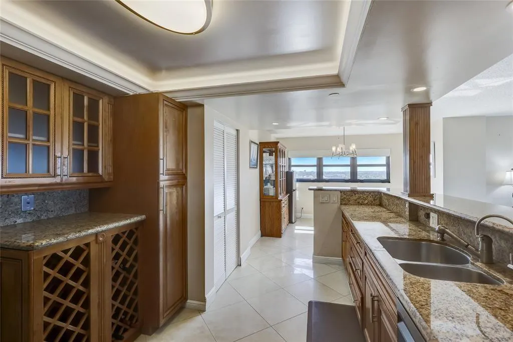 3200 Port Royale Dr, #1207