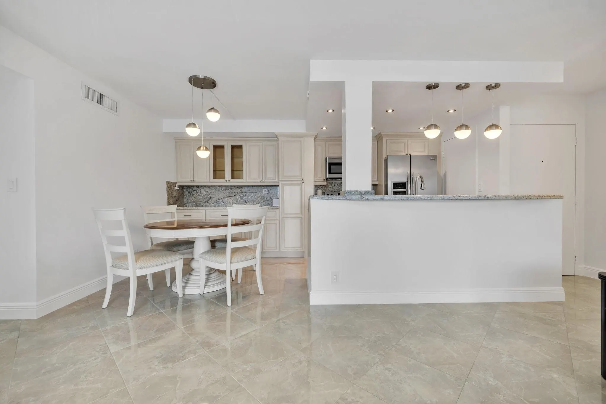 720 Bayshore Dr, #304