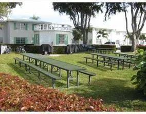 1821 NE 62nd St, #331