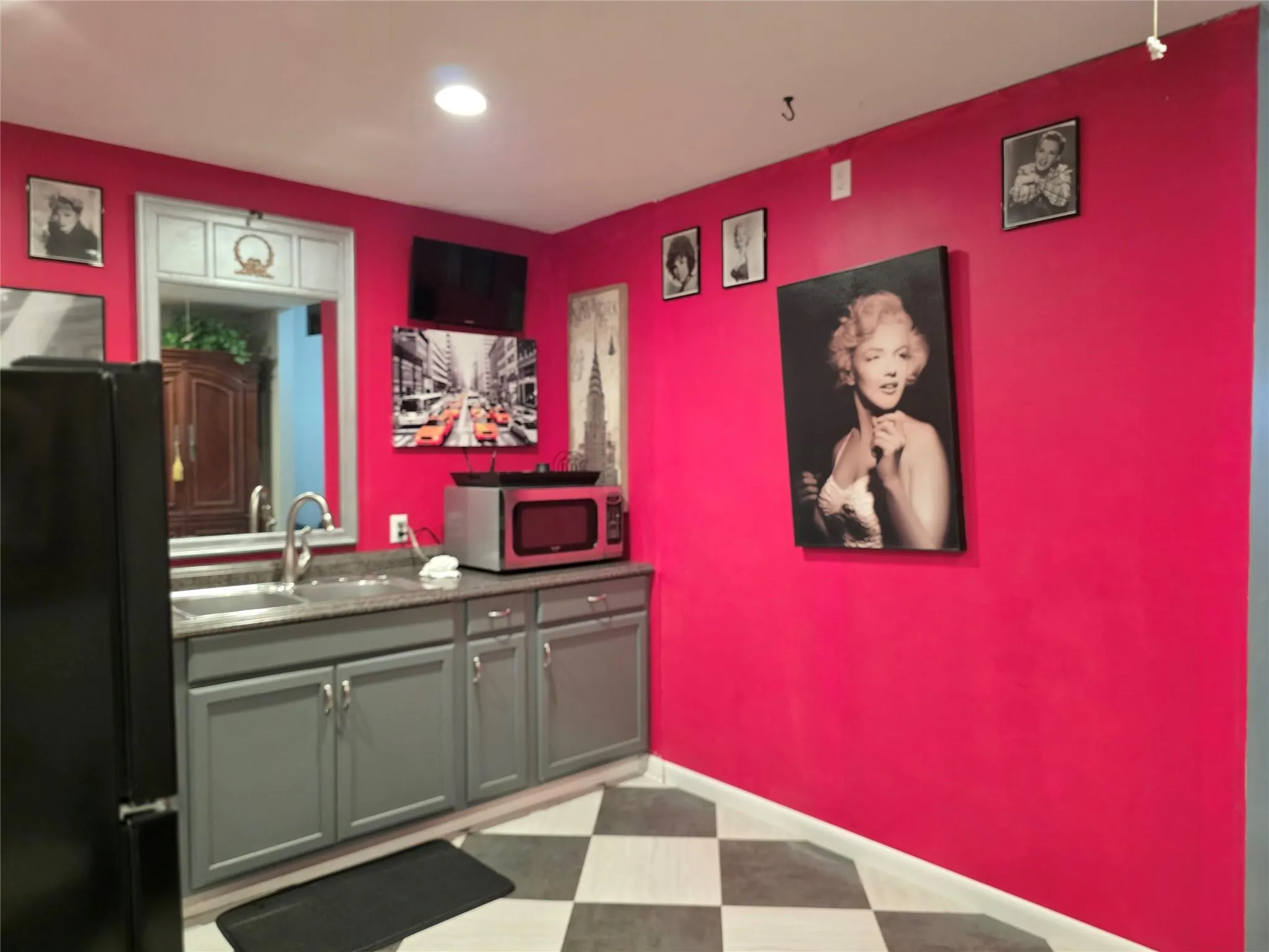 3801 Powerline Rd, #3841