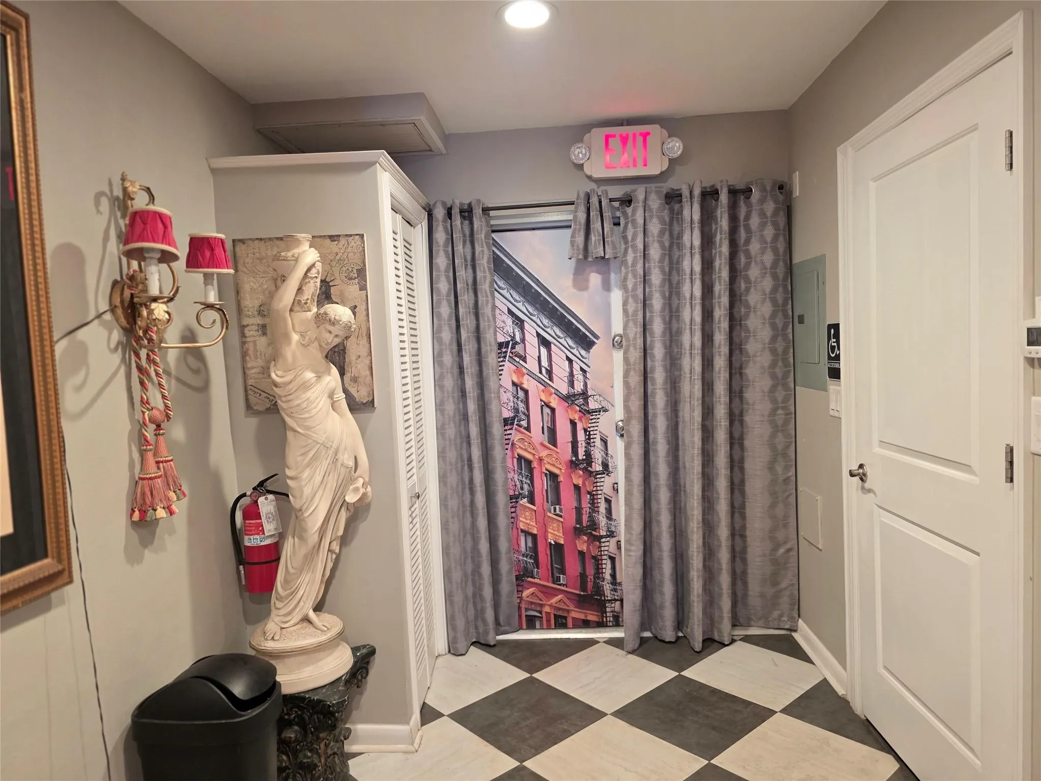 3801 Powerline Rd, #3841