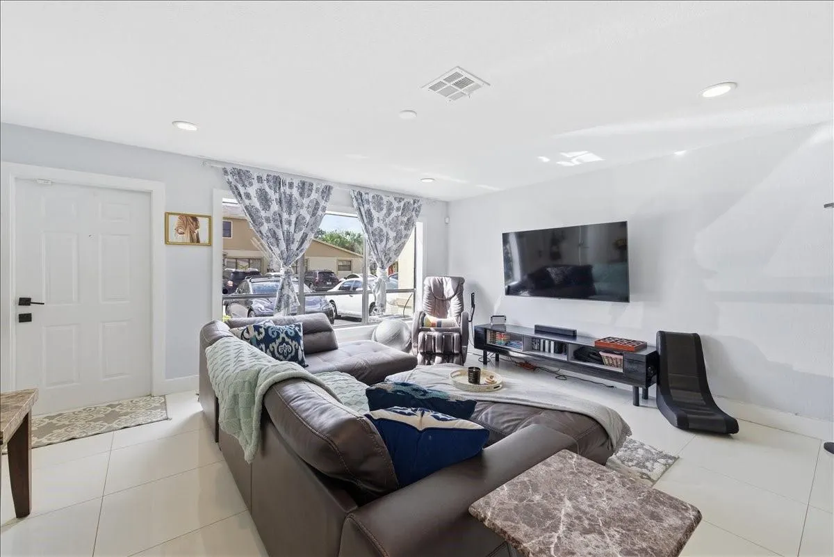 3370 Beau Rivage Dr, #2X