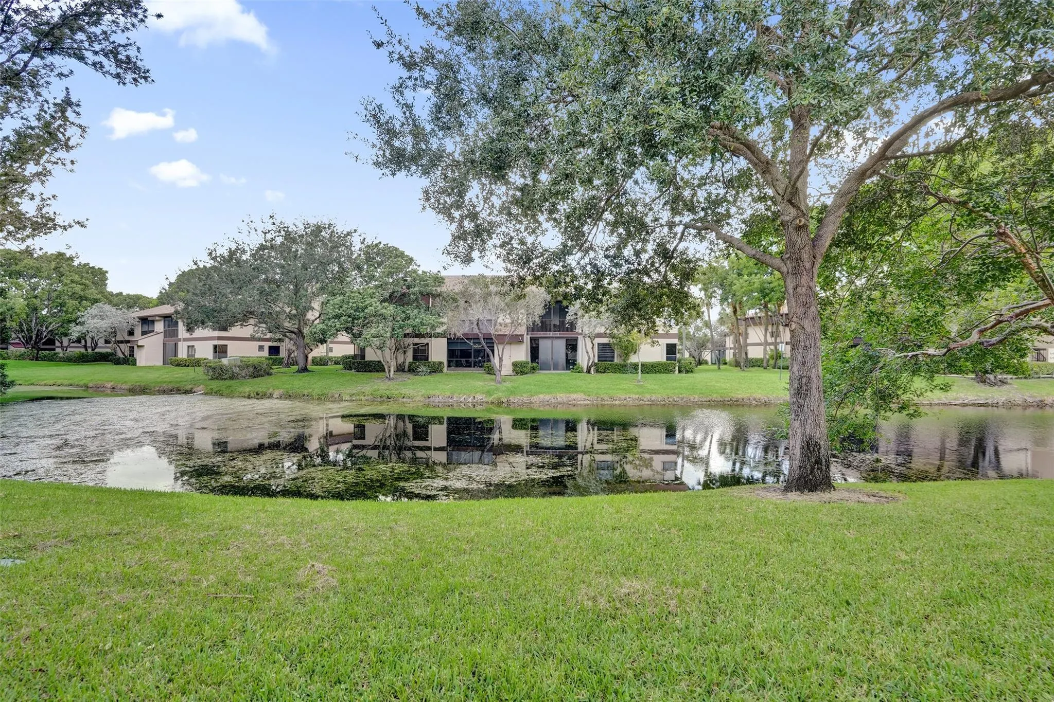 2518 Carambola Circle N, #1813